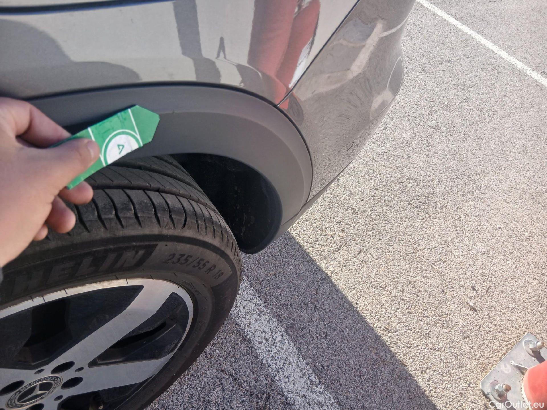  Mercedes  GLB MERCEDES-BENZ  / 2019 / 5P / todoterreno 2.0  220 D 4MATIC DCT 140KW (190CV) #19