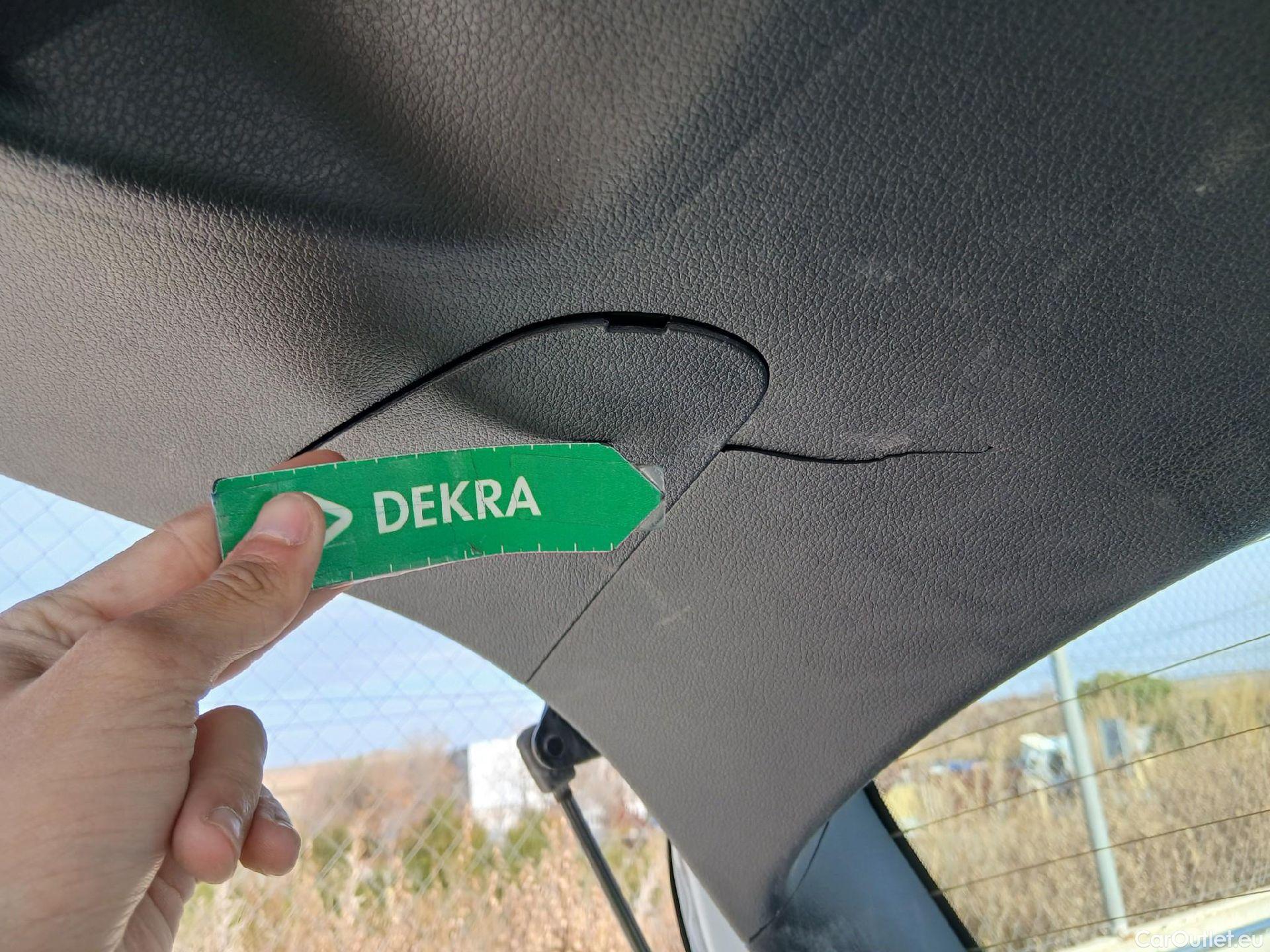  KIA  Cee'd KIA Ceed / 2021 / 5P / berlina con portón 1.6 MHEV iMT 100kW (136CV) Drive #16