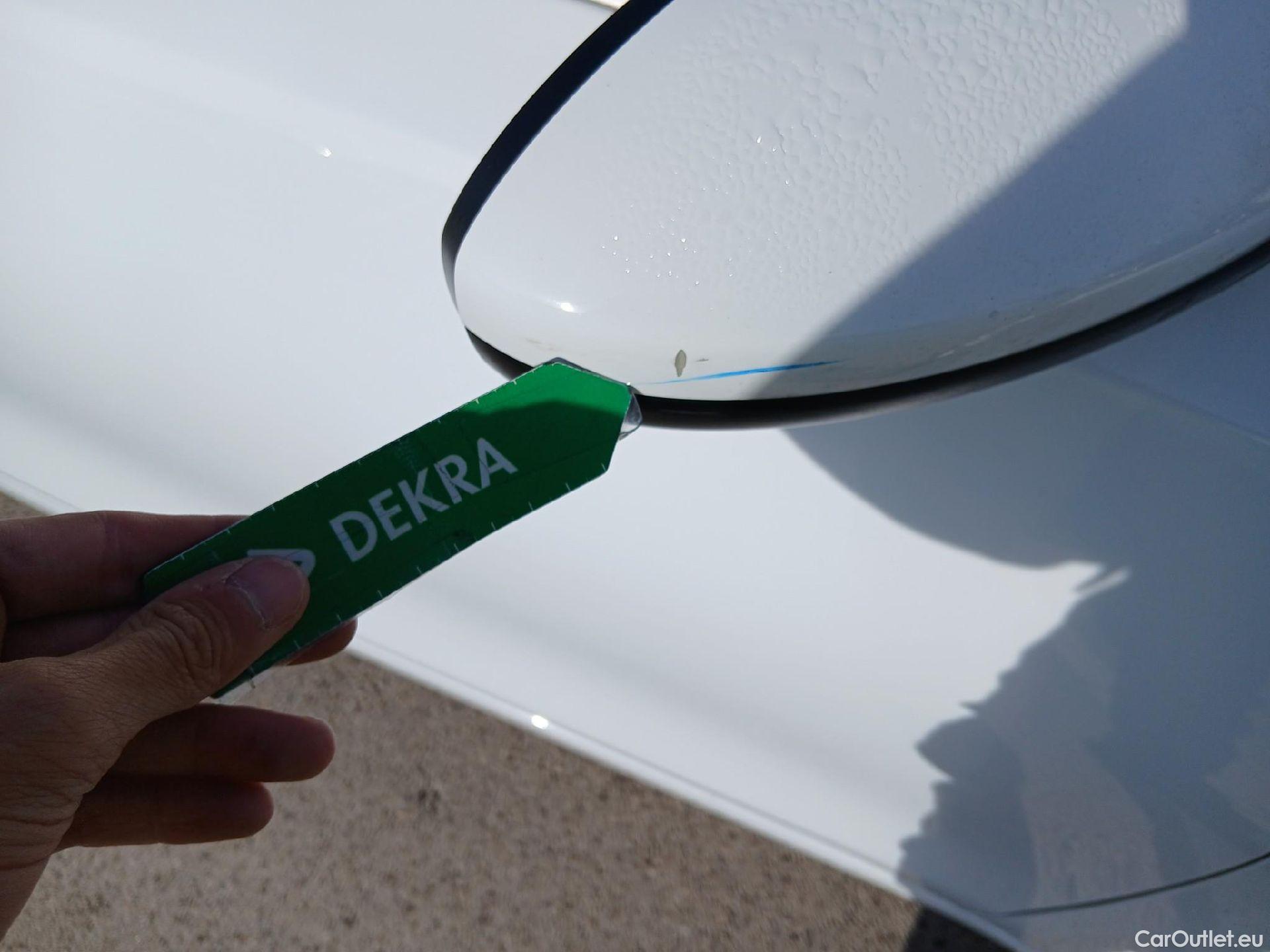  KIA  Cee'd KIA Ceed / 2021 / 5P / berlina con portón 1.6 MHEV iMT 100kW (136CV) Drive #23