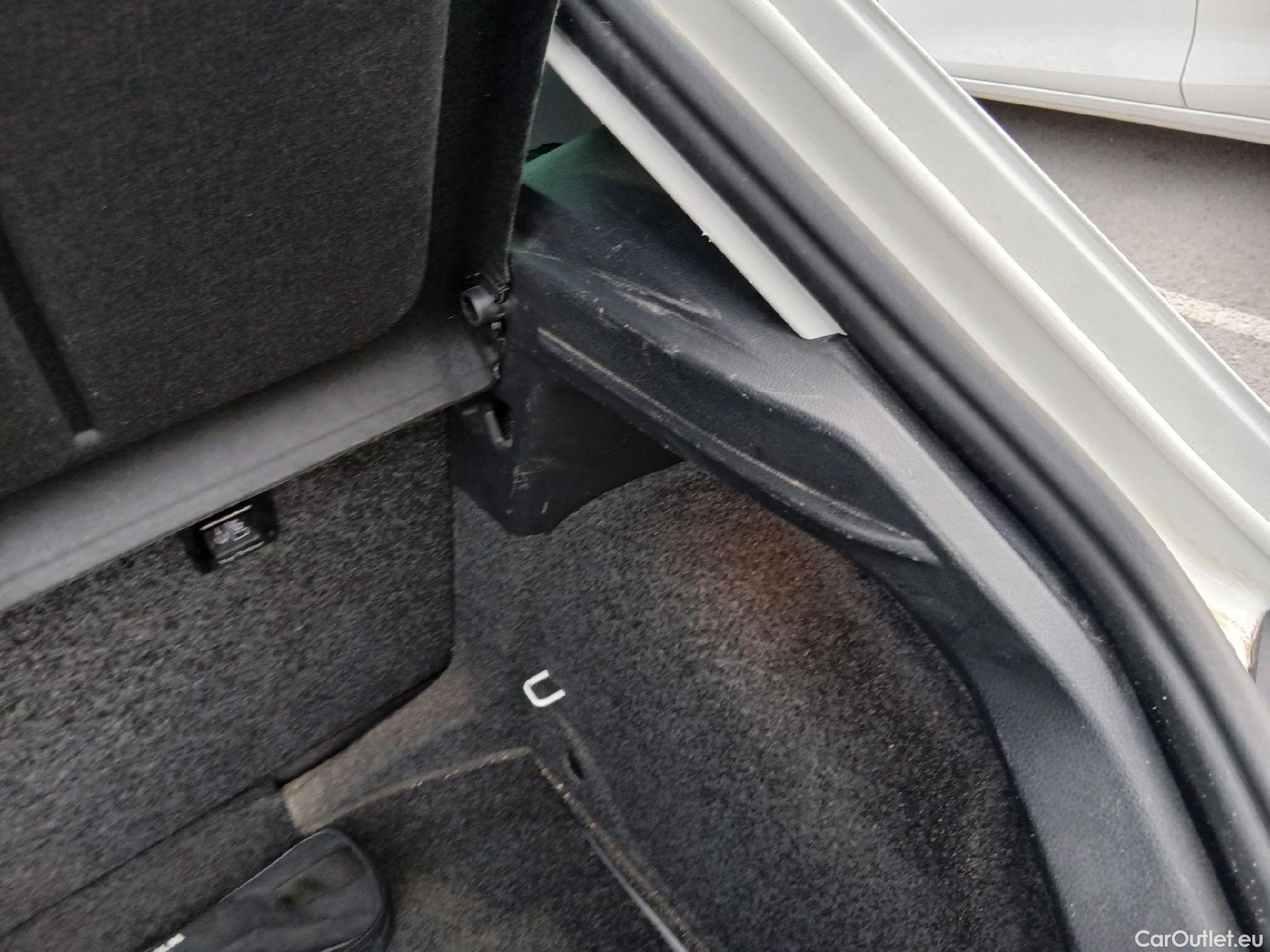  Seat  Ibiza SEAT  / 2017 / 5P / berlina con portón 1.0 TSI 81kW (110CV) Style Plus (AC) #15