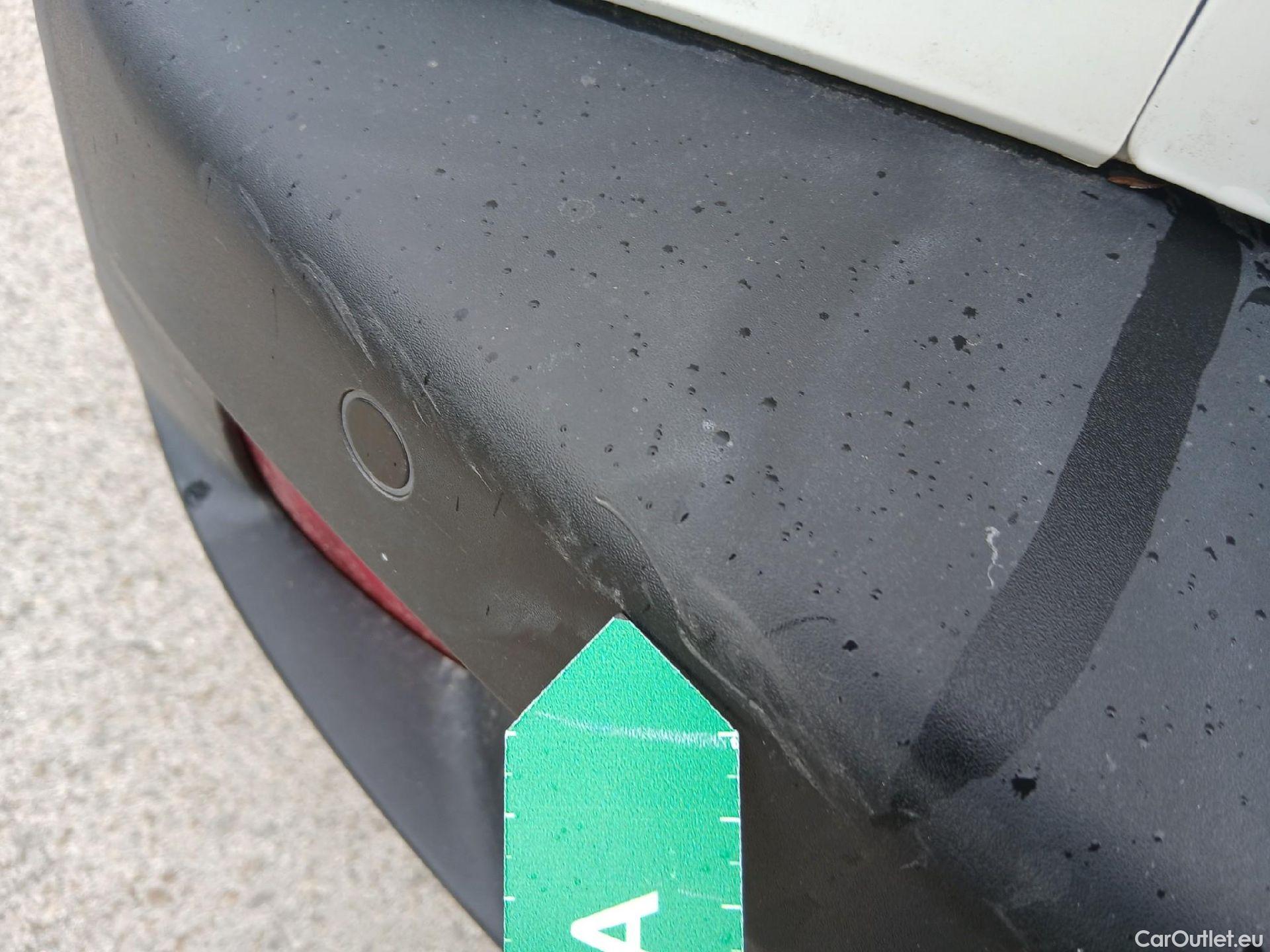  Peugeot  2008 PEUGEOT  / 2019 / 5P / todoterreno Active Puretech 100 S&S BVM6 #25