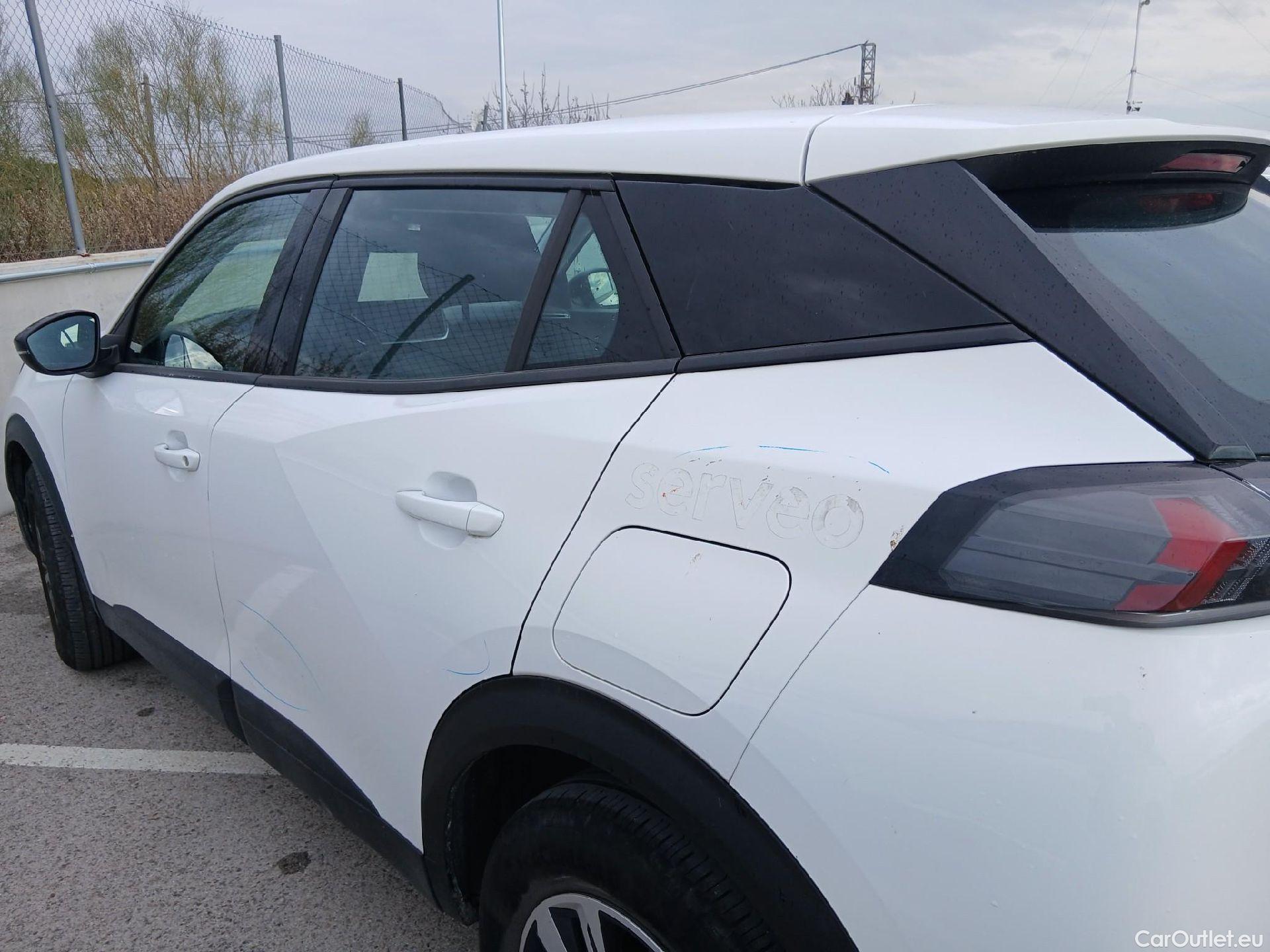  Peugeot  2008 PEUGEOT  / 2019 / 5P / todoterreno Active Puretech 100 S&S BVM6 #19