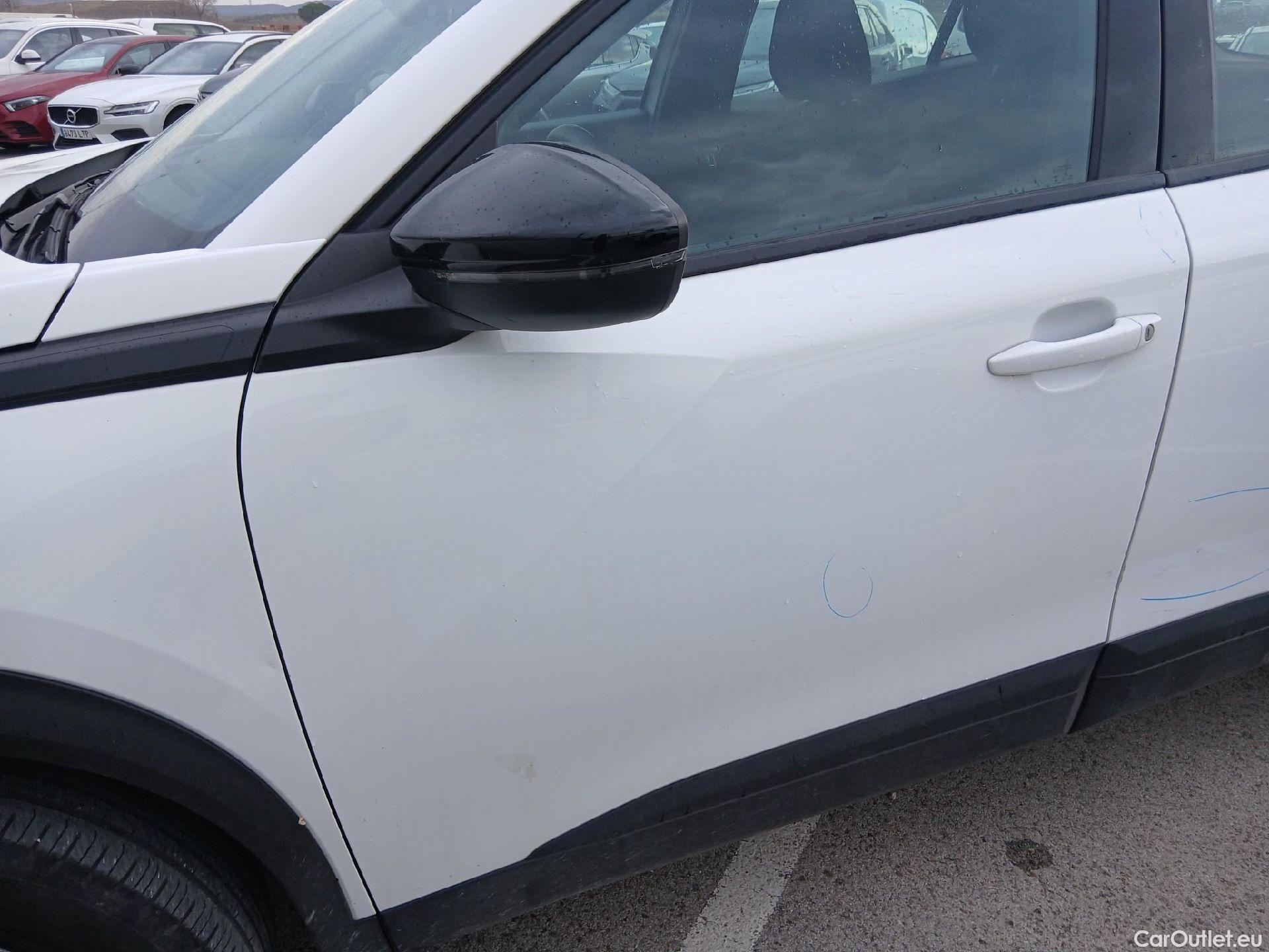  Peugeot  2008 PEUGEOT  / 2019 / 5P / todoterreno Active Puretech 100 S&S BVM6 #16