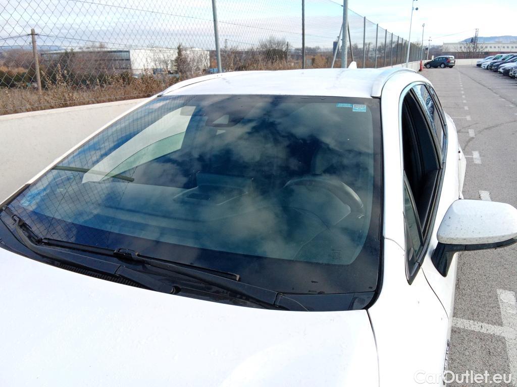  Toyota  Corolla TOYOTA  / 2019 / 5P / familiar 2.0 180H ADVANCE E-CVT TOURING SPORT #1