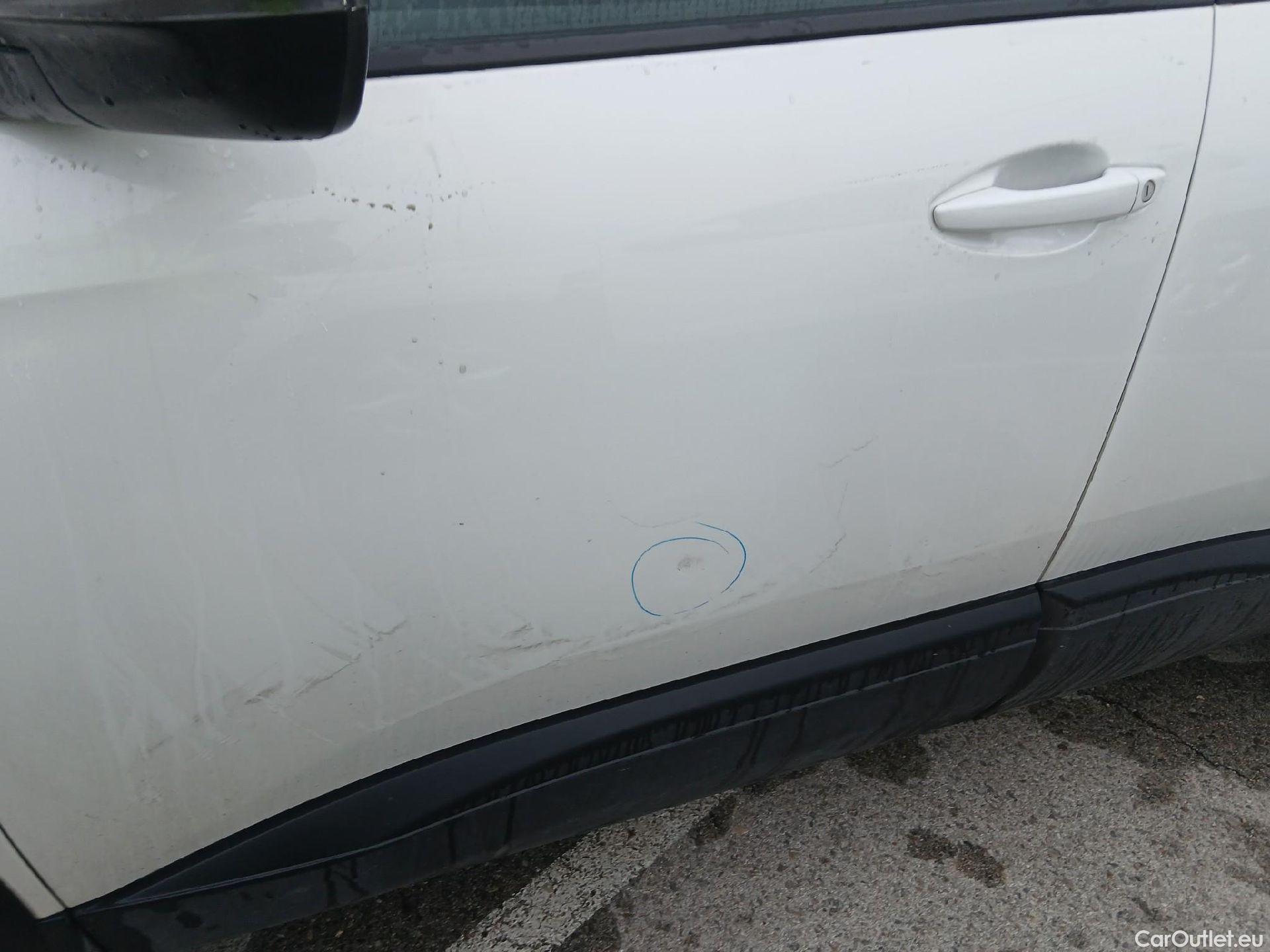  Peugeot  3008 PEUGEOT  / 2020 / 5P / todoterreno 1.2 PureTech 96KW S&S Active Pack EAT8 #21