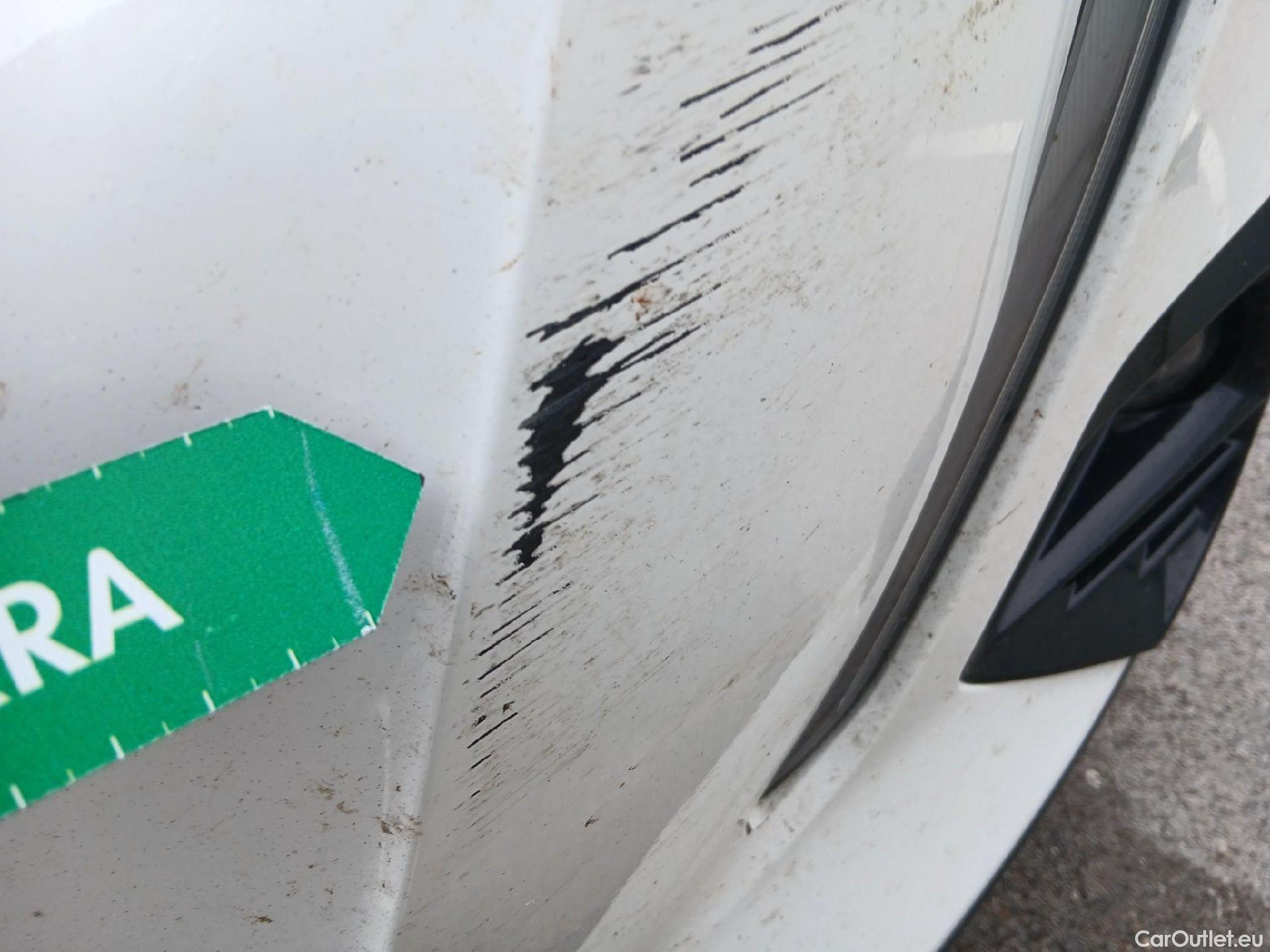  Peugeot  2008 PEUGEOT  / 2019 / 5P / todoterreno Active Puretech 100 S&S BVM6 #3