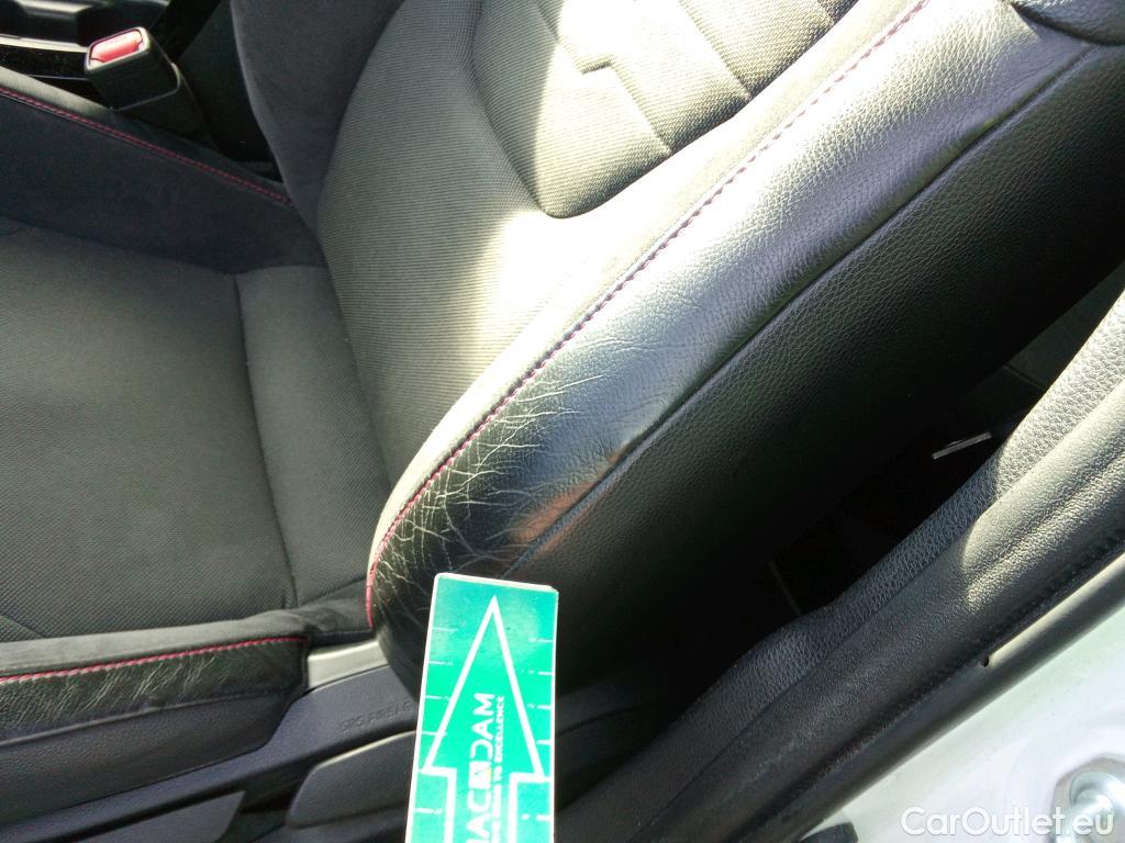  Toyota  Corolla TOYOTA  / 2019 / 5P / familiar 2.0 180H ADVANCE E-CVT TOURING SPORT #15