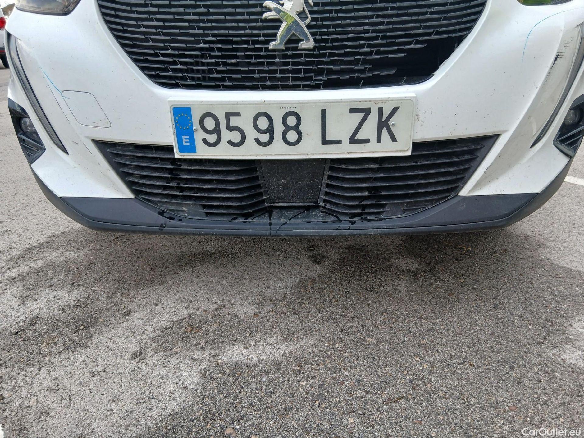  Peugeot  2008 PEUGEOT  / 2019 / 5P / todoterreno Active Puretech 100 S&S BVM6 #9