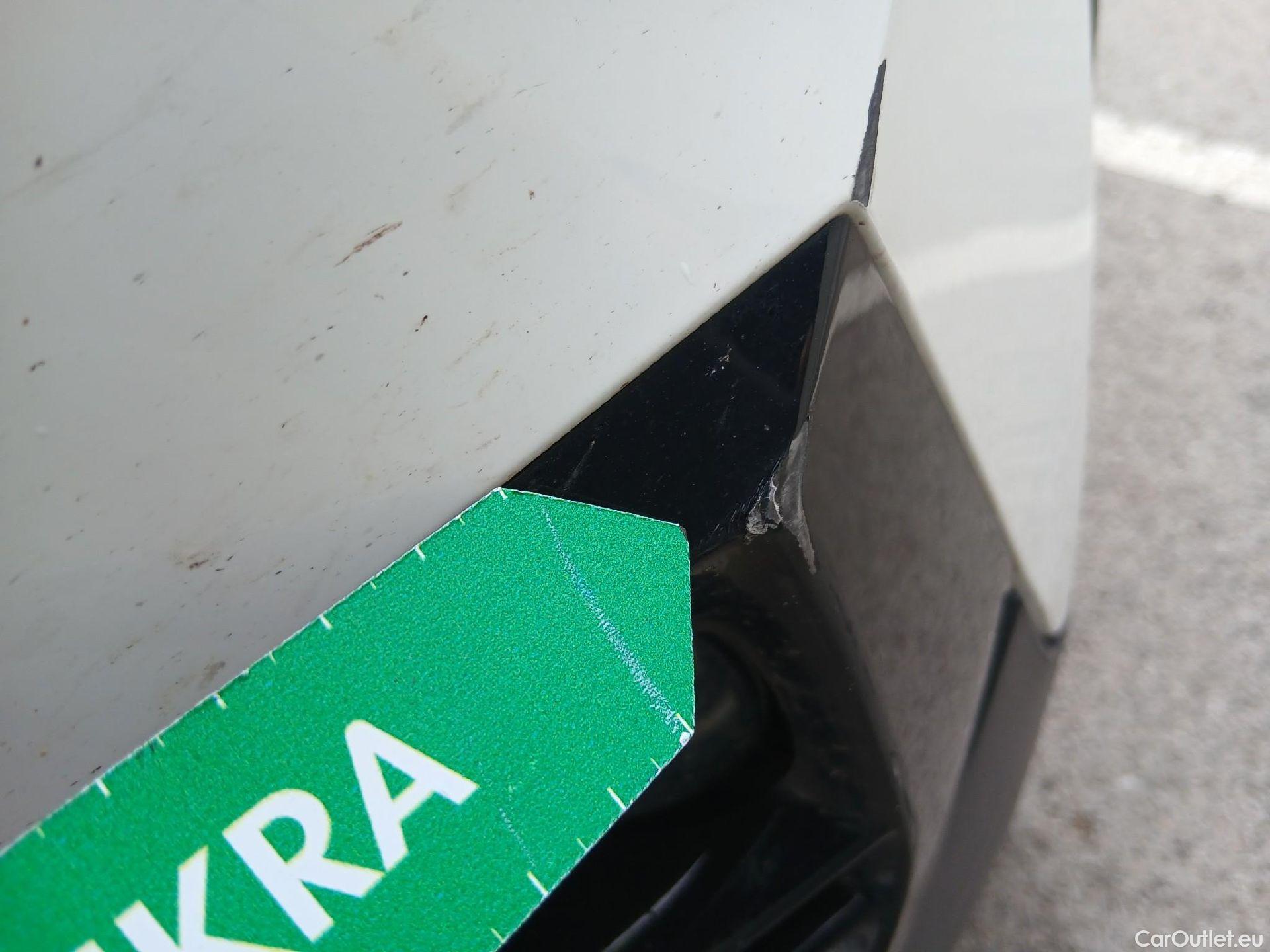  Peugeot  2008 PEUGEOT  / 2019 / 5P / todoterreno Active Puretech 100 S&S BVM6 #14