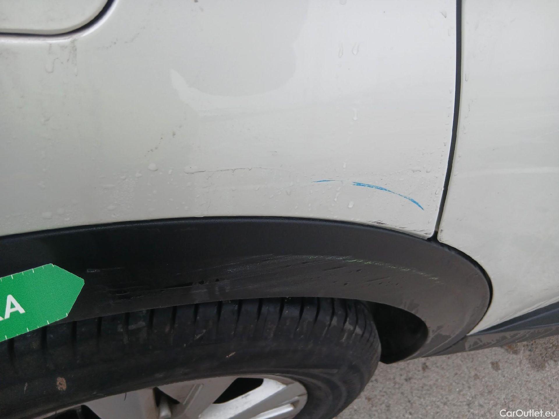  Peugeot  3008 PEUGEOT  / 2020 / 5P / todoterreno 1.2 PureTech 96KW S&S Active Pack EAT8 #35