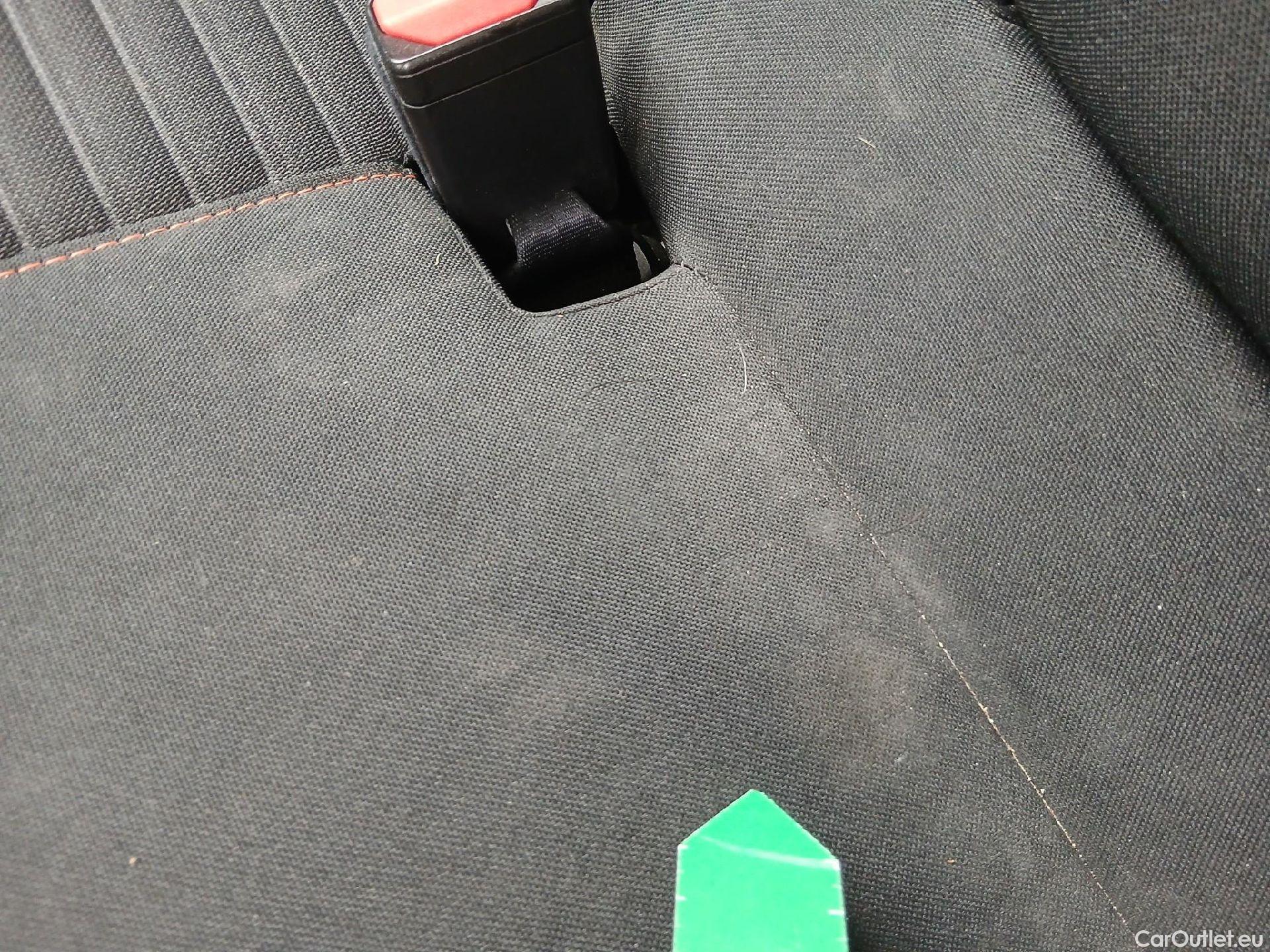  Peugeot  2008 PEUGEOT  / 2019 / 5P / todoterreno Active Puretech 100 S&S BVM6 #29