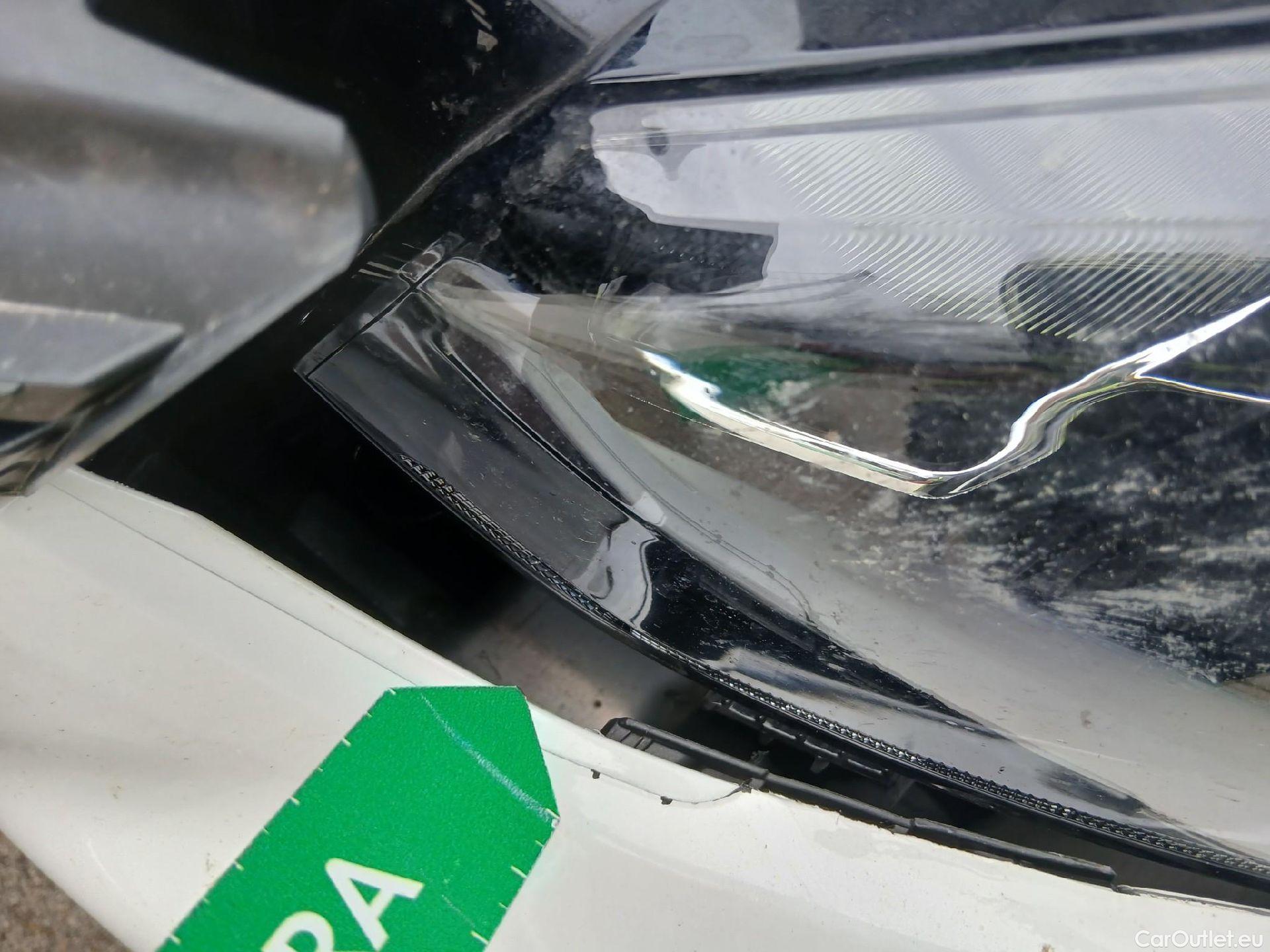  Peugeot  2008 PEUGEOT  / 2019 / 5P / todoterreno Active Puretech 100 S&S BVM6 #5