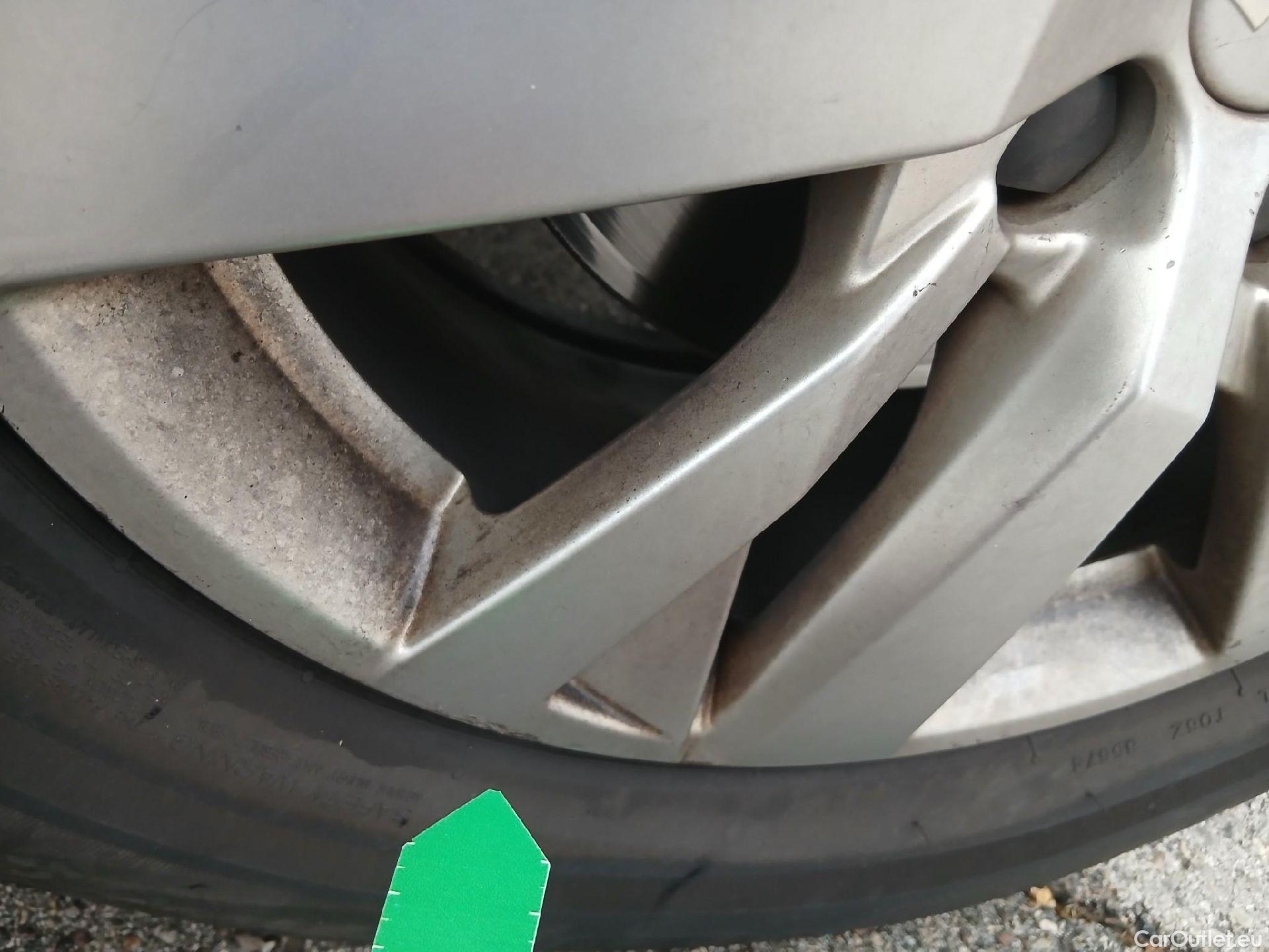  Peugeot  3008 PEUGEOT  / 2020 / 5P / todoterreno 1.2 PureTech 96KW S&S Active Pack EAT8 #11