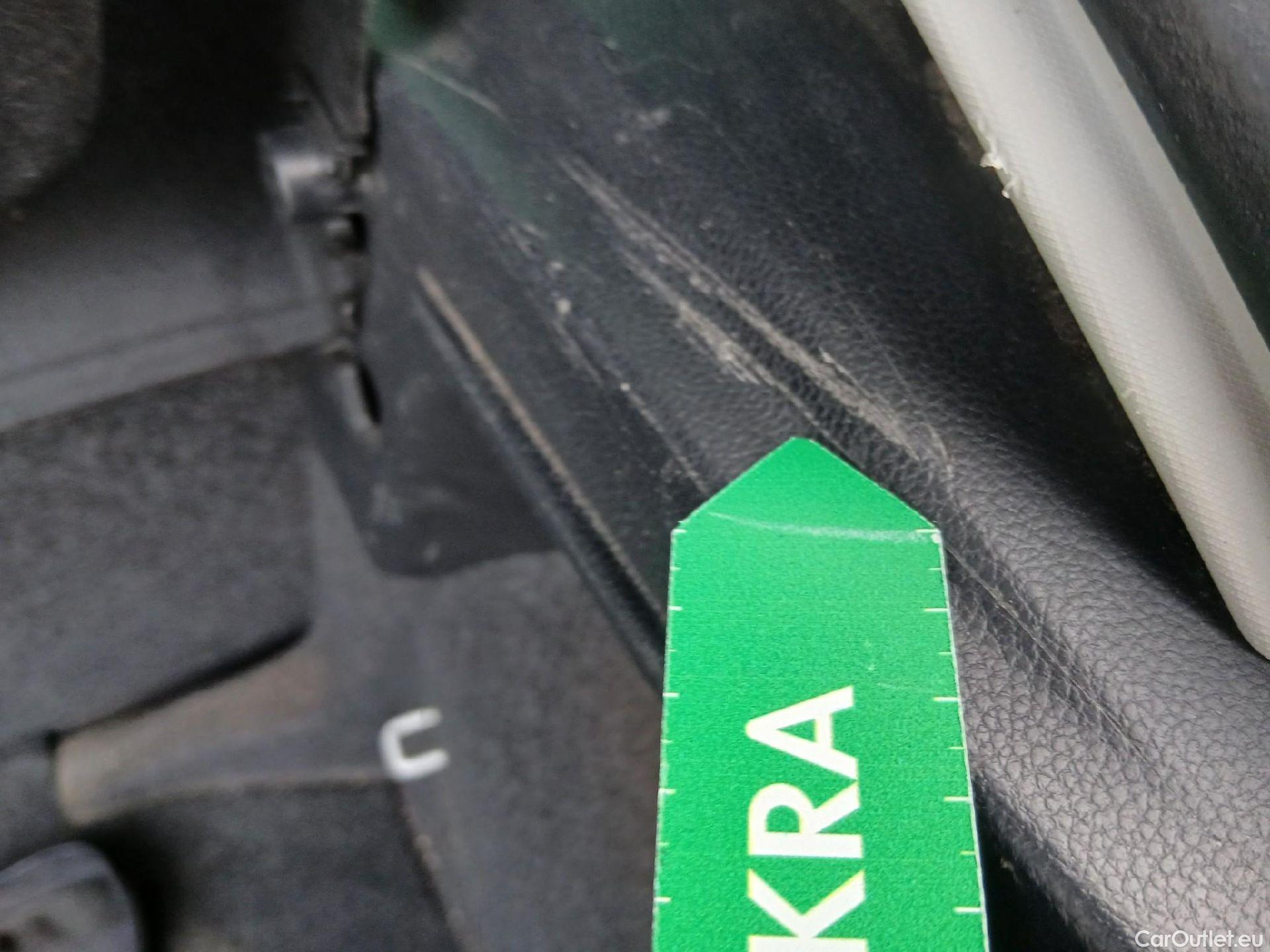  Seat  Ibiza SEAT  / 2017 / 5P / berlina con portón 1.0 TSI 81kW (110CV) Style Plus (AC) #14