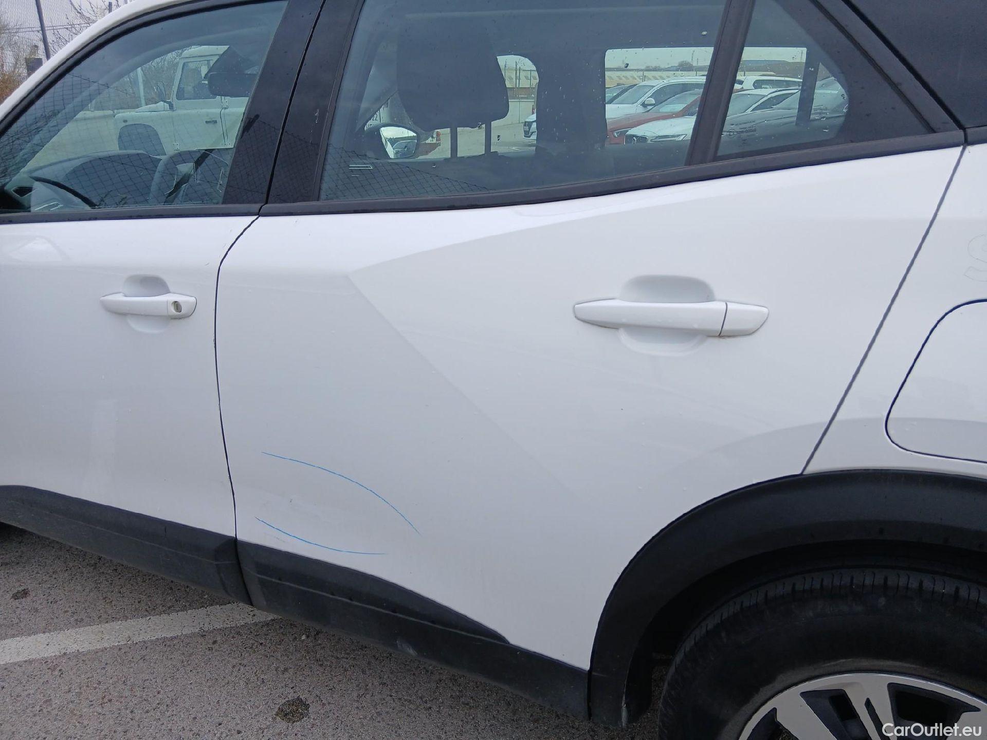  Peugeot  2008 PEUGEOT  / 2019 / 5P / todoterreno Active Puretech 100 S&S BVM6 #17