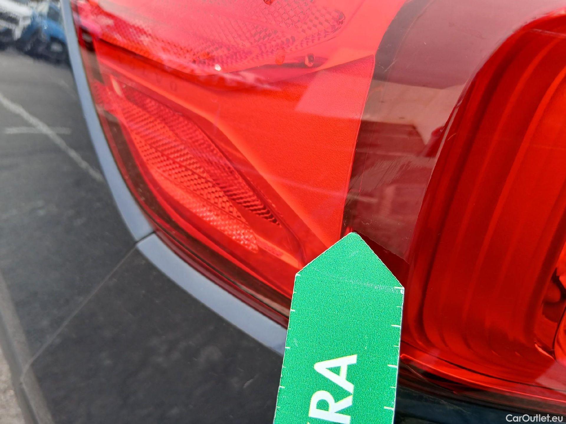  Volvo  XC 40 VOLVO XC40 / 2017 / 5P / todoterreno 1.5 T4 Twin Recharge Inscription Auto #17