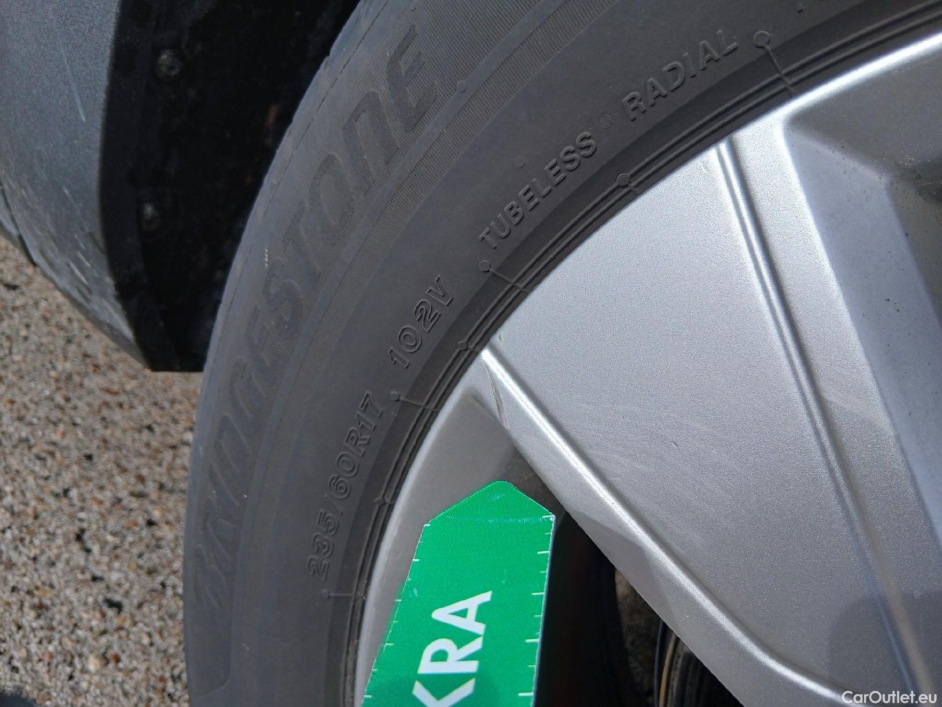  Volvo  XC 40 VOLVO XC40 / 2021 / 5P / todoterreno 1.5 T2 Essential Auto #21