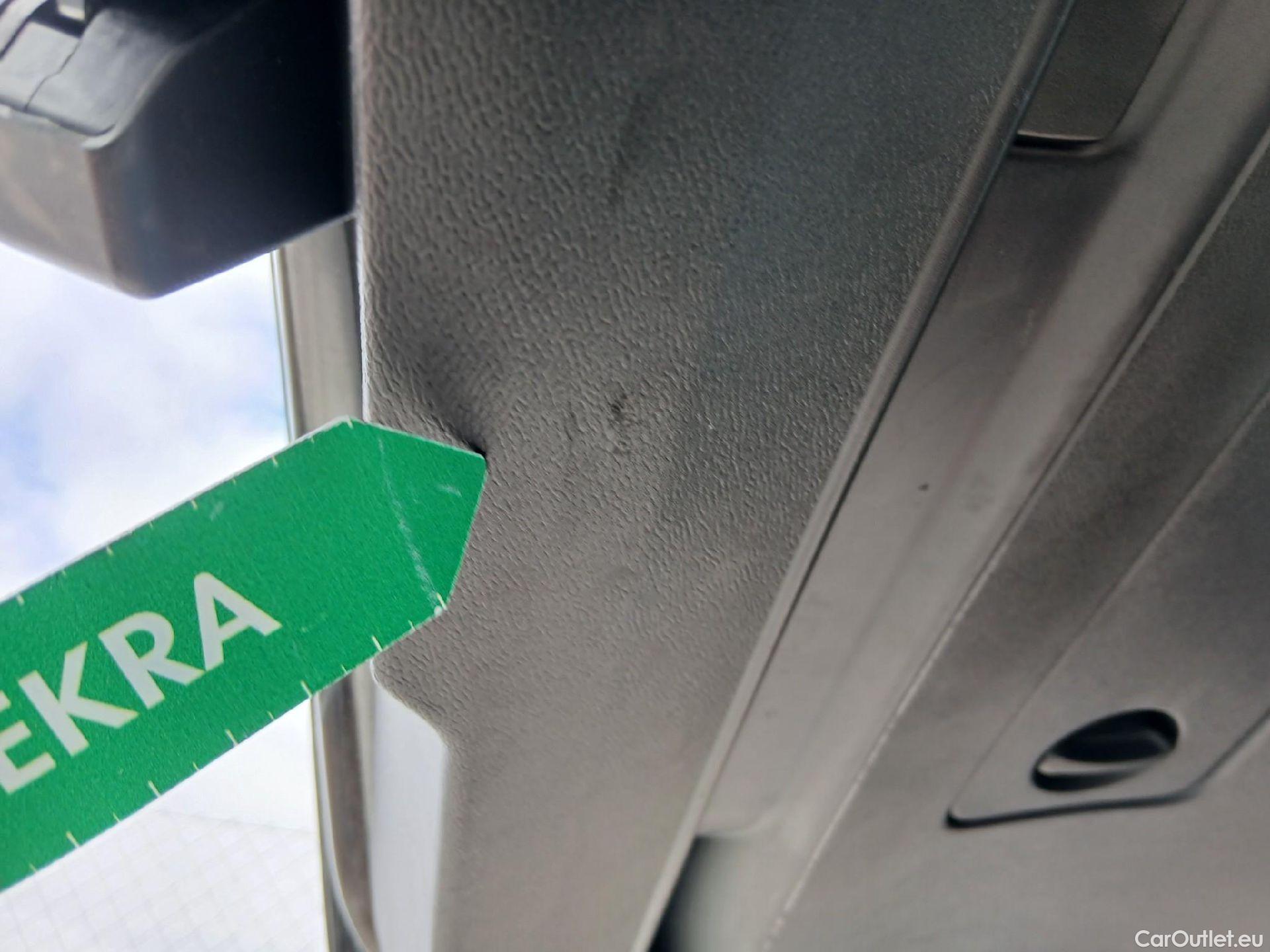  Volvo  XC 40 VOLVO XC40 / 2021 / 5P / todoterreno 1.5 T2 Essential Auto #27