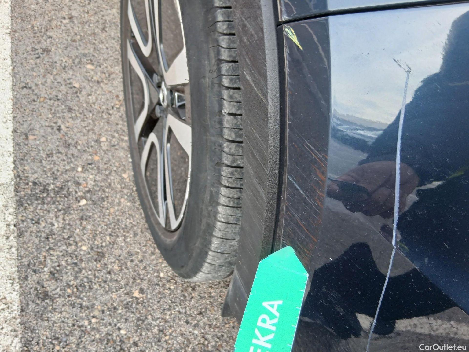  Volvo  XC 40 VOLVO XC40 / 2017 / 5P / todoterreno 1.5 T4 Twin Recharge Inscription Auto #2