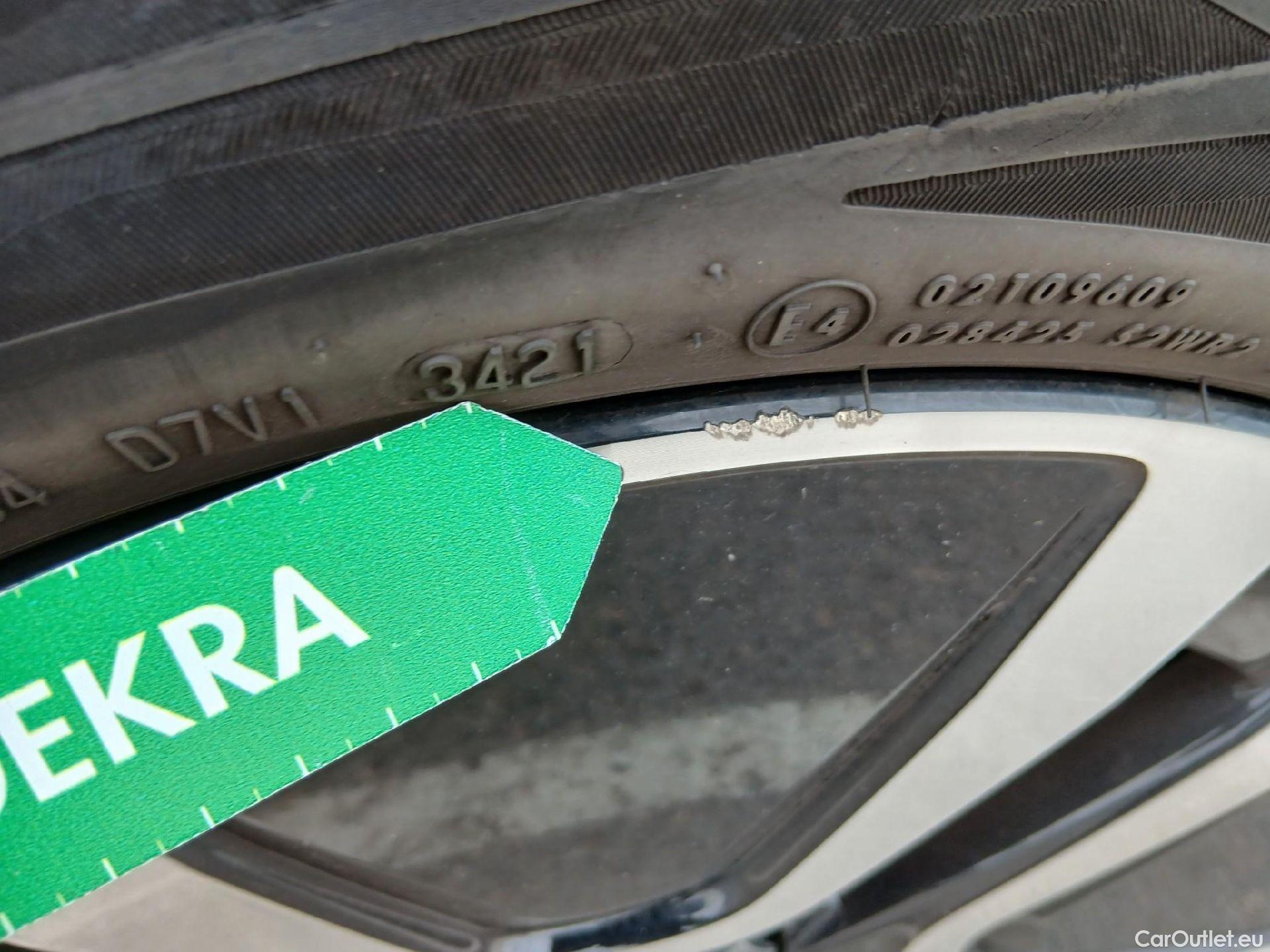  Volvo  XC 40 VOLVO XC40 / 2017 / 5P / todoterreno 1.5 T4 Twin Recharge Inscription Auto #8