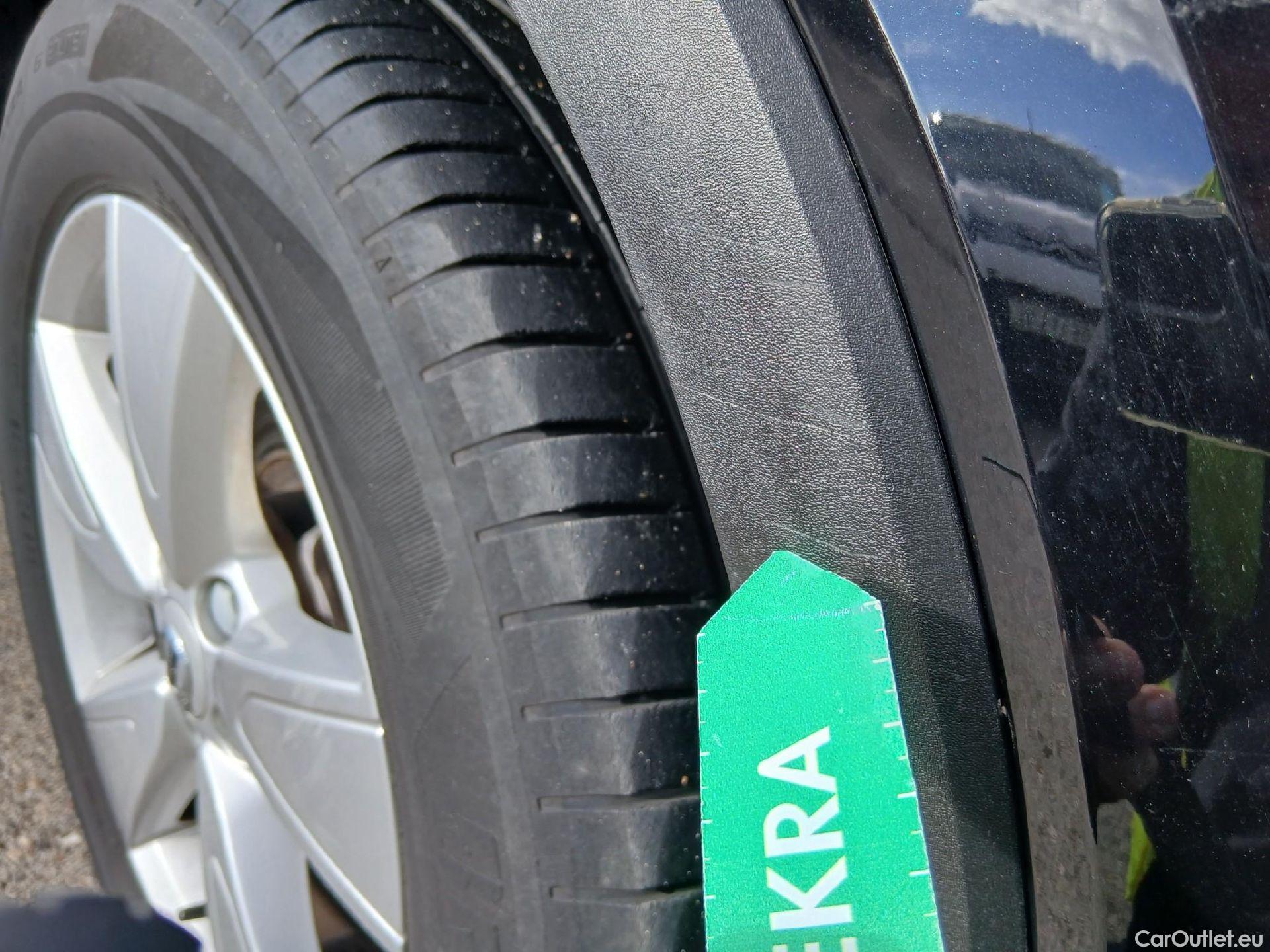  Volvo  XC 40 VOLVO XC40 / 2021 / 5P / todoterreno 1.5 T2 Essential Auto #22