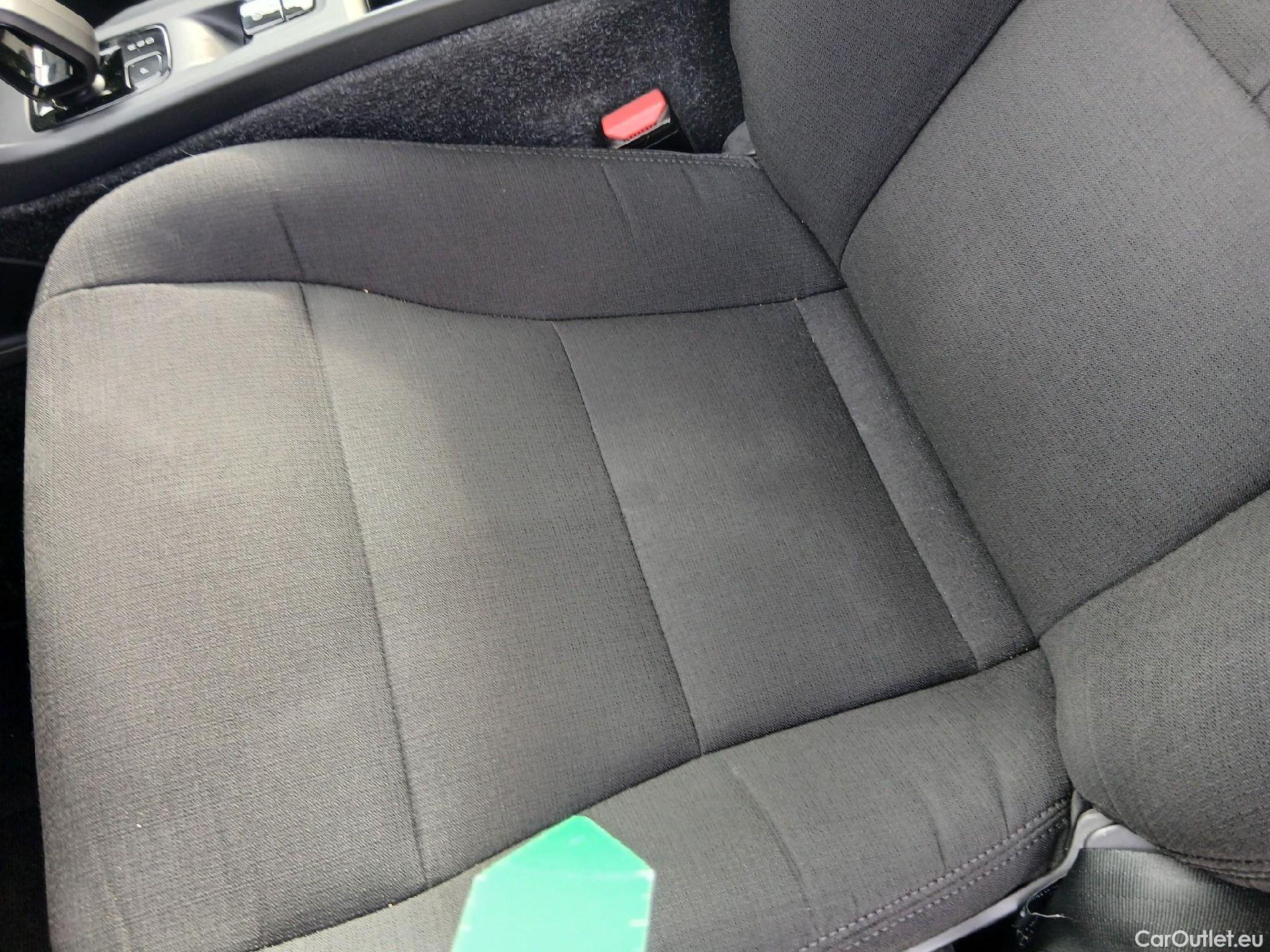  Volvo  XC 40 VOLVO XC40 / 2021 / 5P / todoterreno 1.5 T2 Essential Auto #24