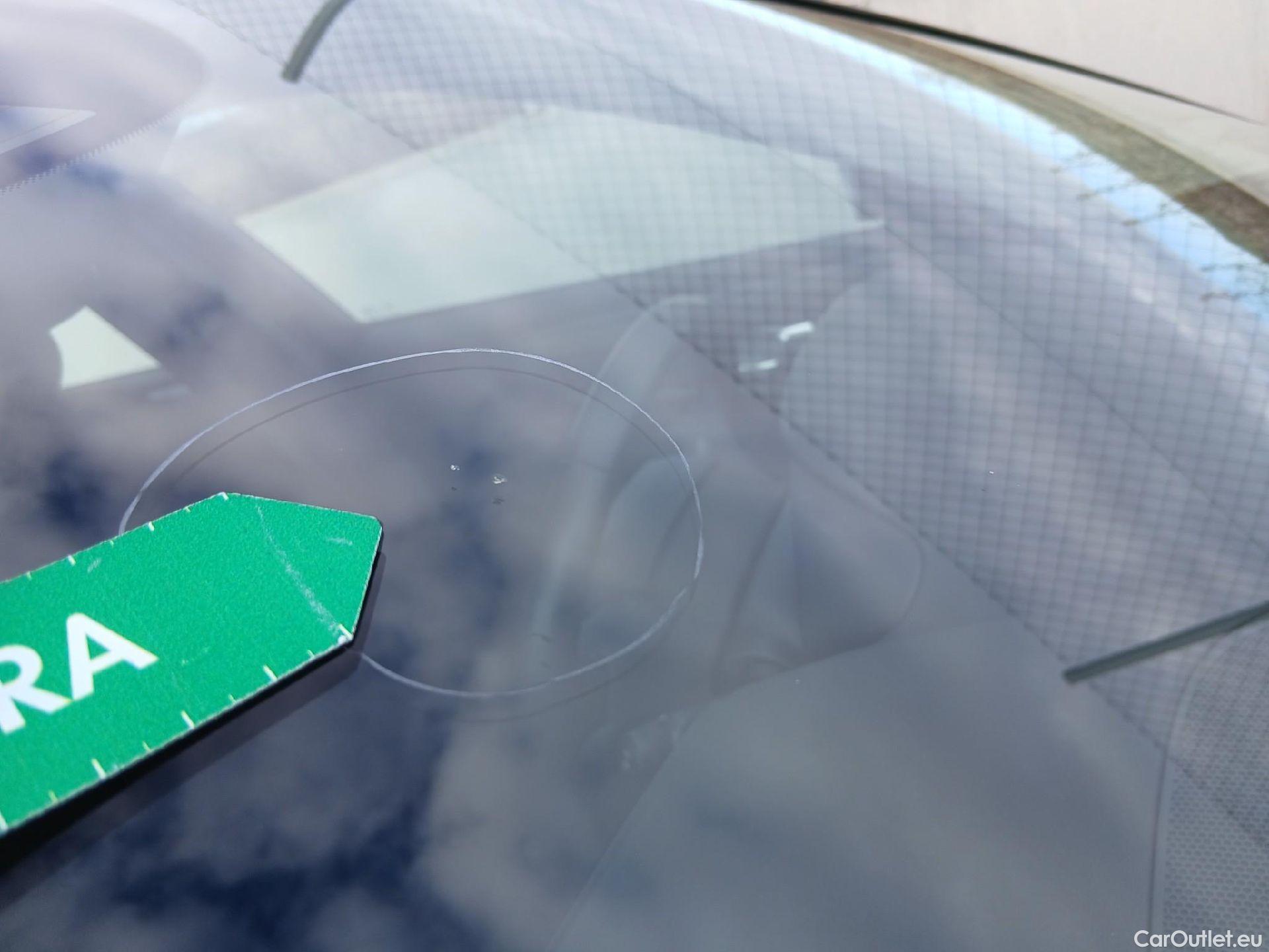  Volvo  XC 40 VOLVO XC40 / 2021 / 5P / todoterreno 1.5 T2 Essential Auto #2