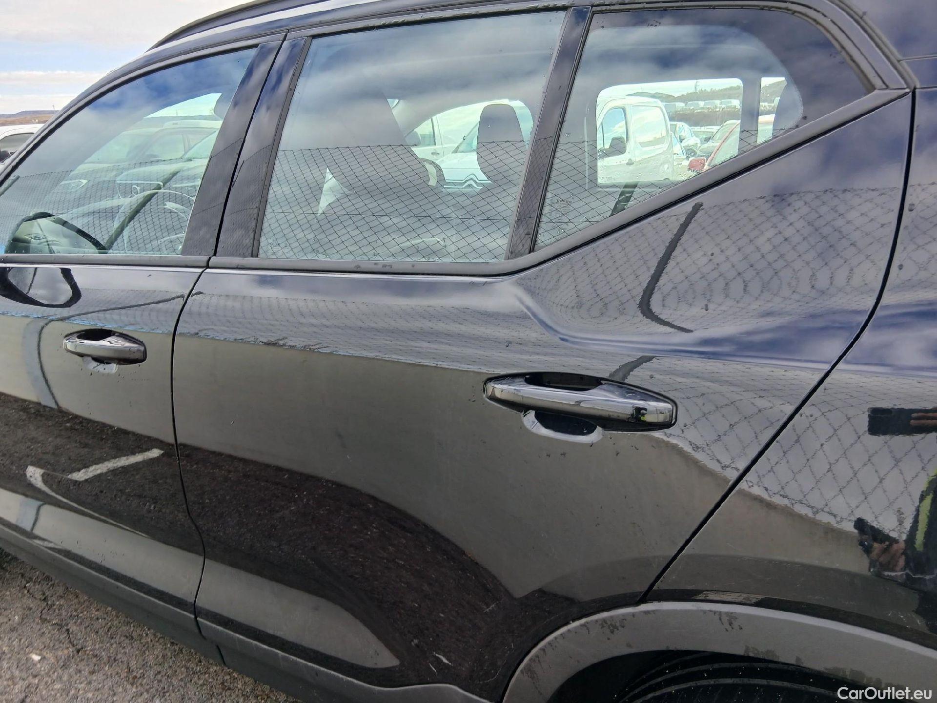  Volvo  XC 40 VOLVO XC40 / 2021 / 5P / todoterreno 1.5 T2 Essential Auto #8