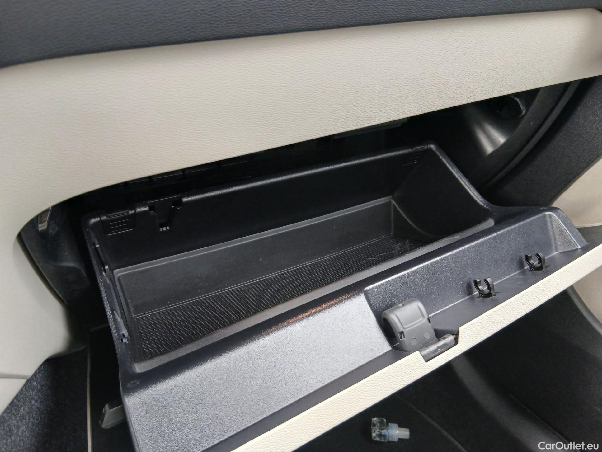  Volvo  XC 40 VOLVO XC40 / 2017 / 5P / todoterreno 1.5 T4 Twin Recharge Inscription Auto #48