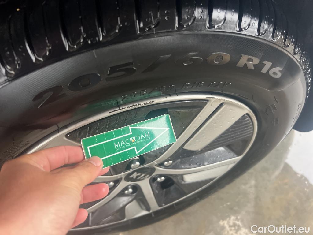  KIA  Niro KIA  1.6 GDi PHEV 104kW (141CV) Drive (AC) #5