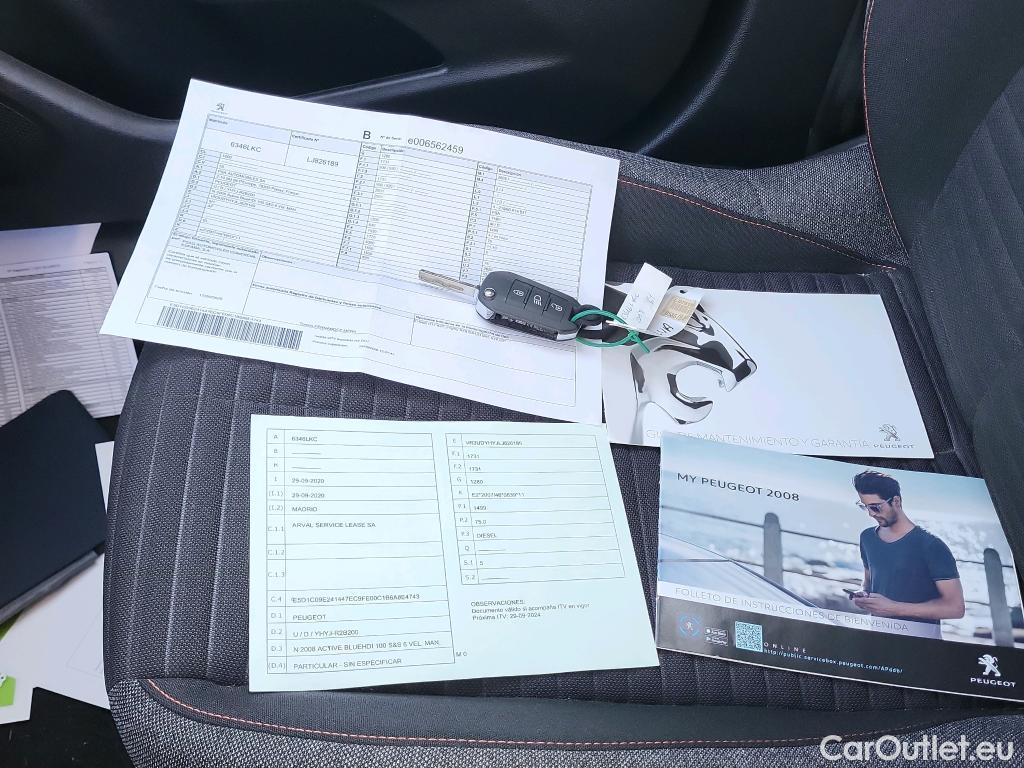  Peugeot  2008 PEUGEOT  / 2019 / 5P / todoterreno Active BlueHDI 100 S&S BVM6 #2