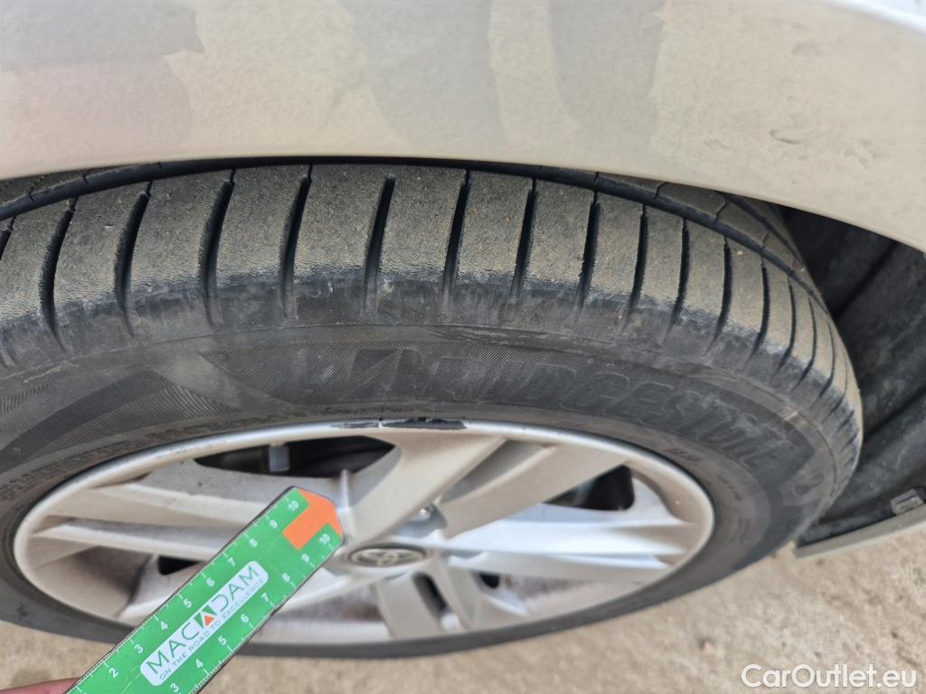  Toyota  Corolla TOYOTA  / 2019 / 5P / berlina con portón 1.8 125H BUSINESS PLUS E-CVT #27