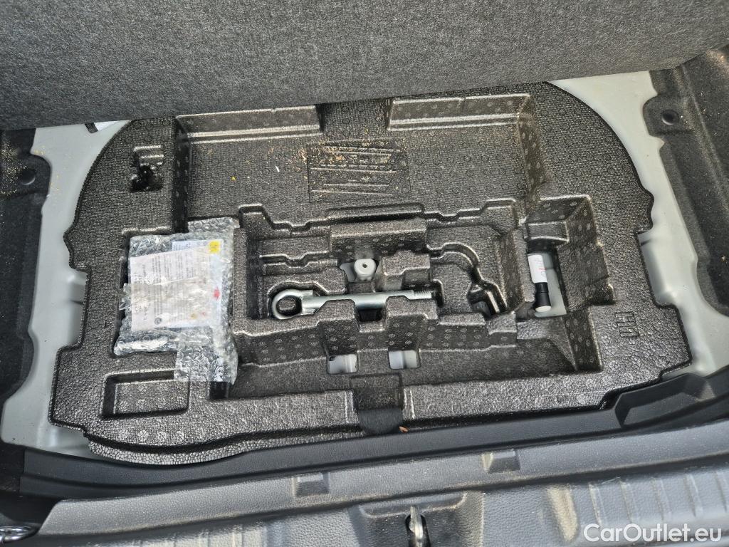  Toyota  Corolla TOYOTA  / 2019 / 5P / berlina con portón 1.8 125H BUSINESS PLUS E-CVT #10