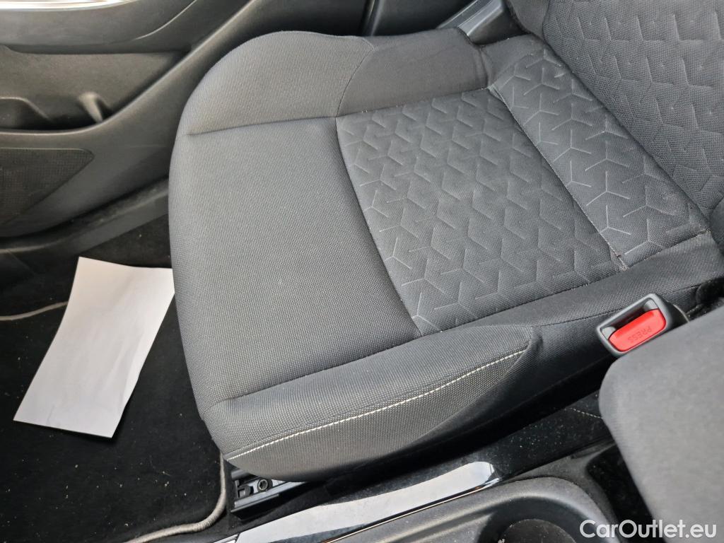  Toyota  Corolla TOYOTA  / 2019 / 5P / berlina con portón 1.8 125H BUSINESS PLUS E-CVT #21