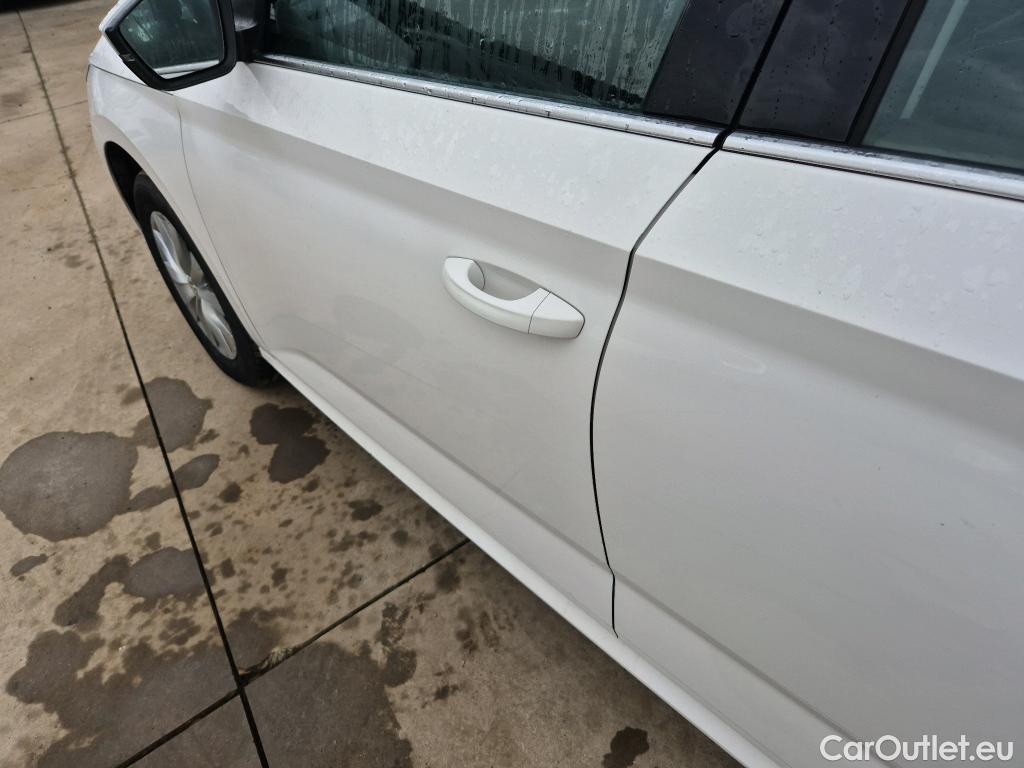  Skoda  KAMIQ SKODA  1.0 TSI 81kW (110CV) DSG Ambition (CX) #25