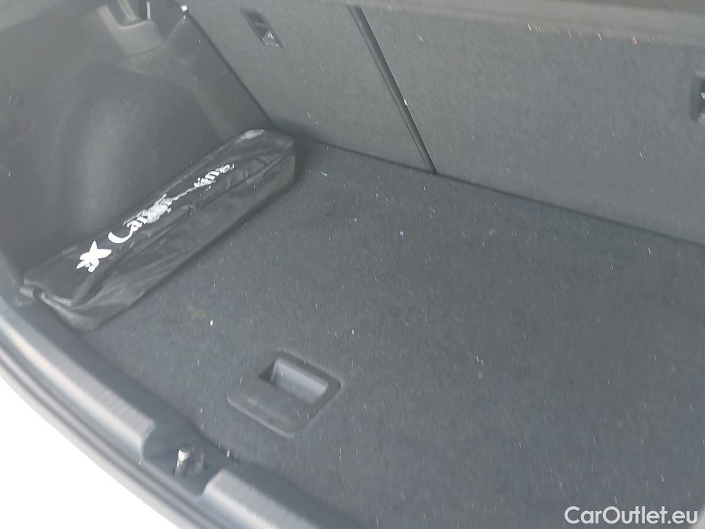  Volkswagen  Polo VOLKSWAGEN  / 2021 / 5P / berlina con portón Life 1.0 TSI 70kW (95CV) #9