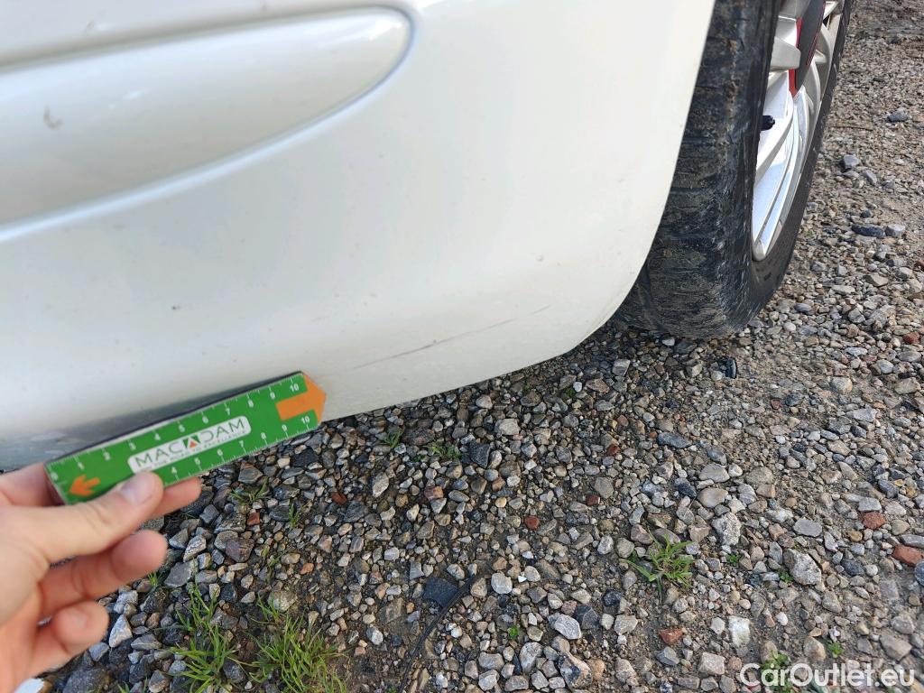  Fiat  500 FIAT  / 2015 / 3P / berlina con portón Red 1.0 Hybrid 51KW (70 CV)(SP)(SL) (AC4) #13