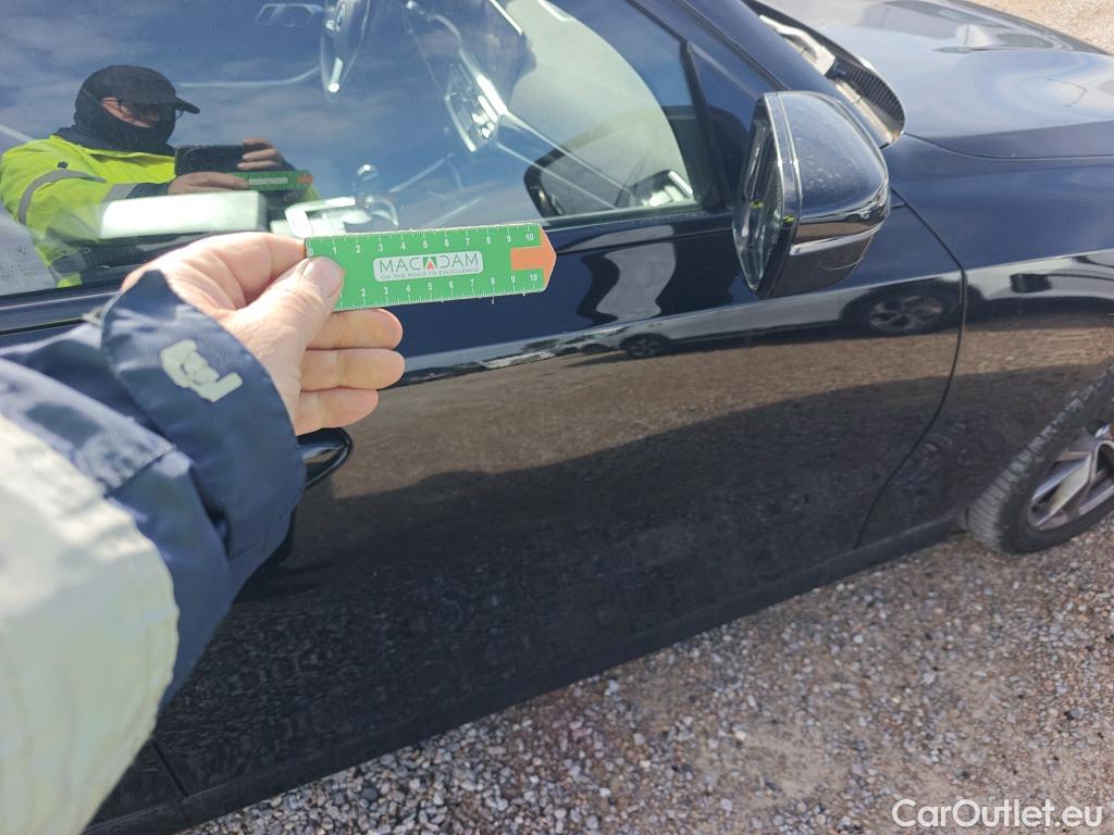  Bmw  Serie 3 BMW  / 2018 / 4P / sedán 318d Auto. #21