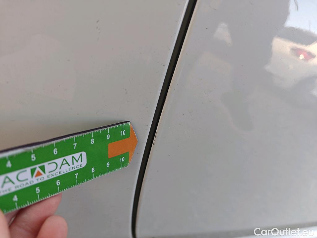  Fiat  500 FIAT  / 2015 / 3P / berlina con portón Red 1.0 Hybrid 51KW (70 CV)(SP)(SL) (AC4) #15