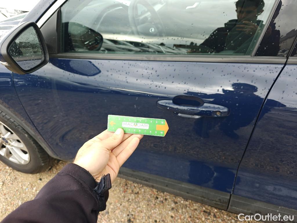  Ford  Kuga FORD  / 2019 / 5P / todoterreno Titanium 2.5 Duratec FHEV 140kW Auto #4