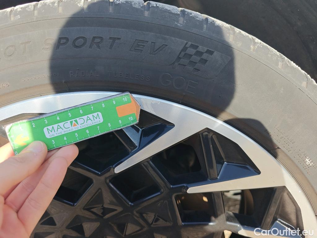  Hyundai   Ioniq HYUNDAI 5 / 2021 / 5P / todoterreno 73KWH 160KW Energy RWD #77