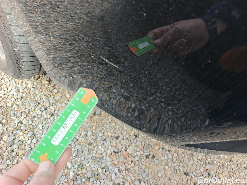  Bmw  Serie 3 BMW  / 2018 / 4P / sedán 318d Auto. #17