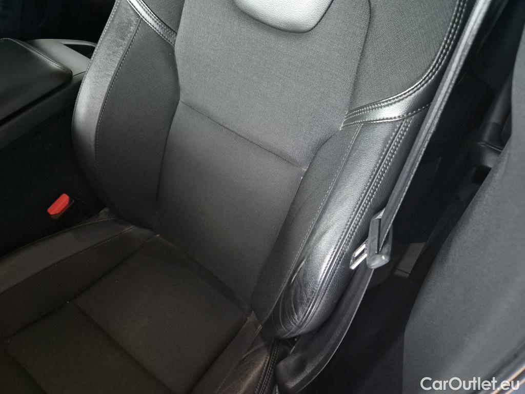  Volvo  XC60 VOLVO  / 2017 / 5P / todoterreno 2.0 D3 Momentum #3