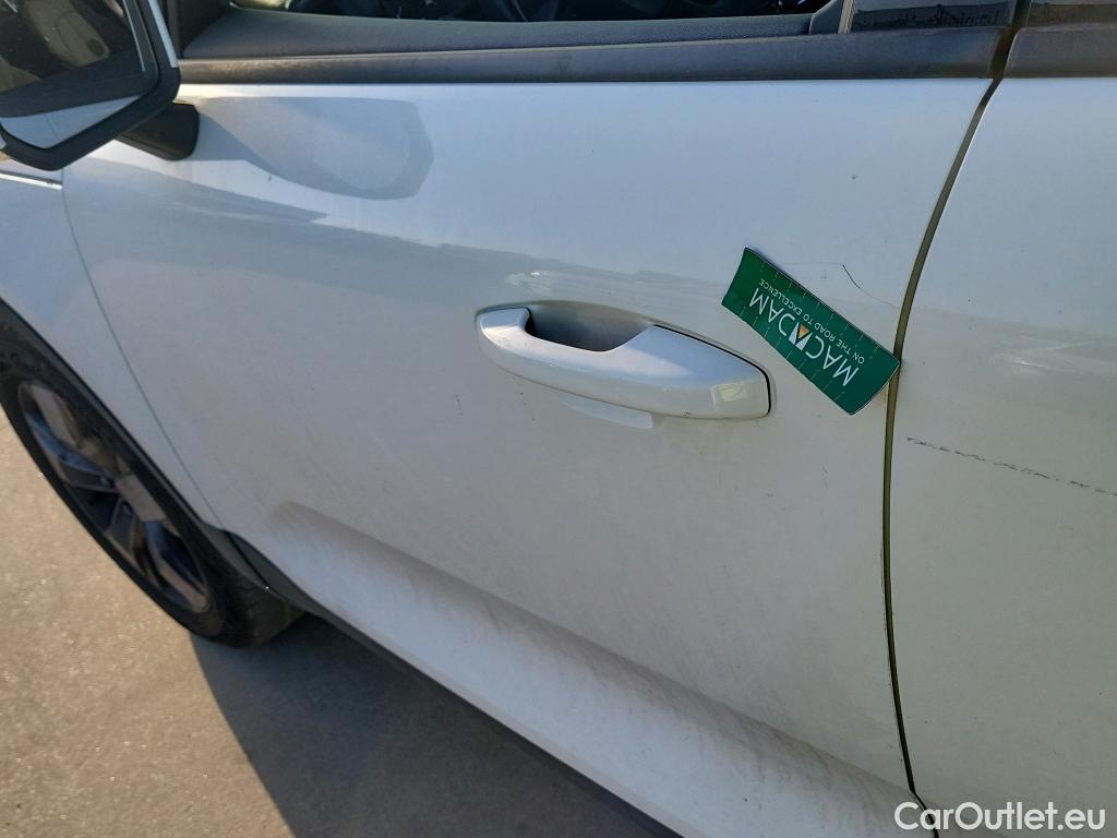  Volvo  XC 40 VOLVO XC40 / 2017 / 5P / todoterreno 1.5 T3 Momentum Core Auto #11