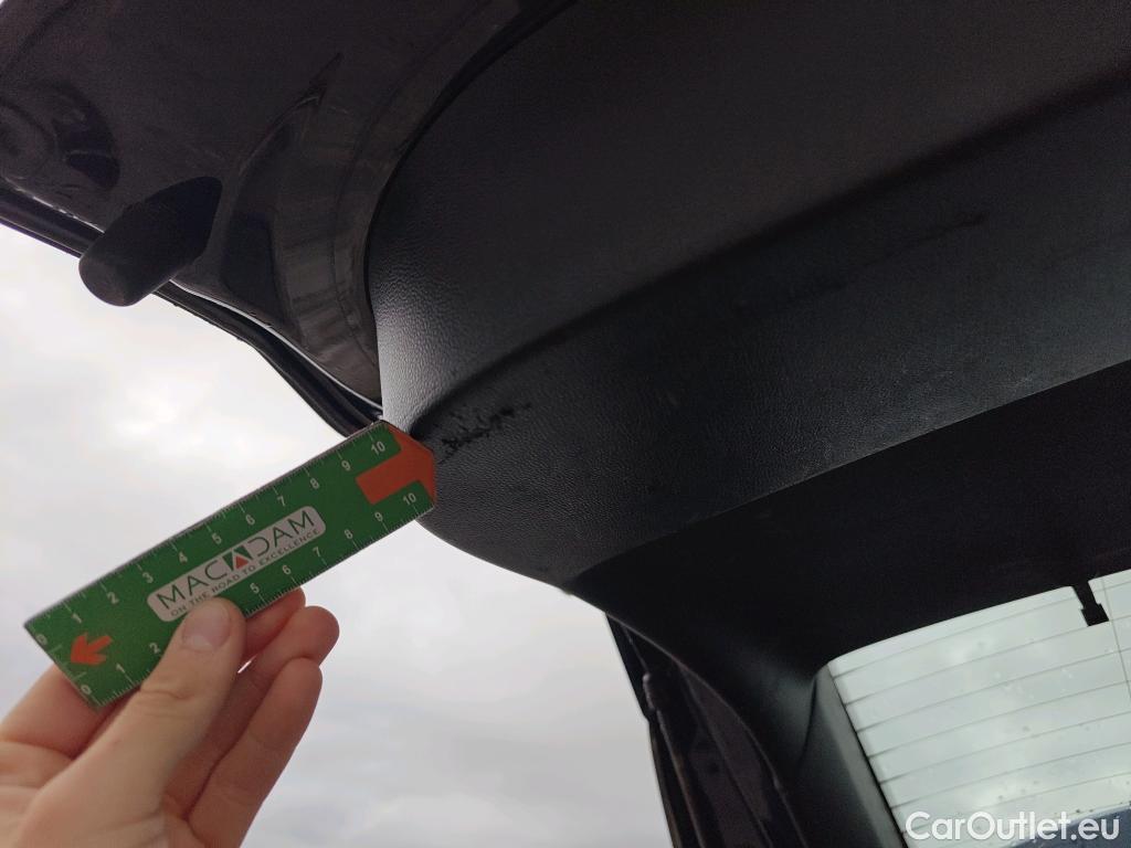  Ford  Kuga FORD  / 2019 / 5P / todoterreno Titanium 2.5 Duratec FHEV 140kW Auto #29