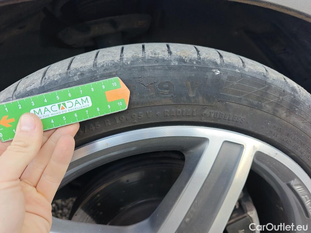  Mercedes  GLA MERCEDES-BENZ Clase  / 2017 / 5P / todoterreno  220 d #3