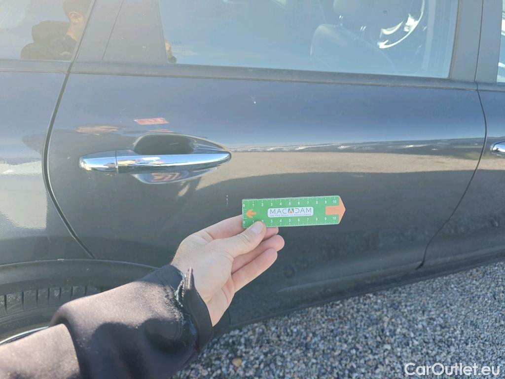  KIA  Niro KIA  / 2019 / 5P / crossover 1.6 GDi HEV 104kW (141CV) Drive #30