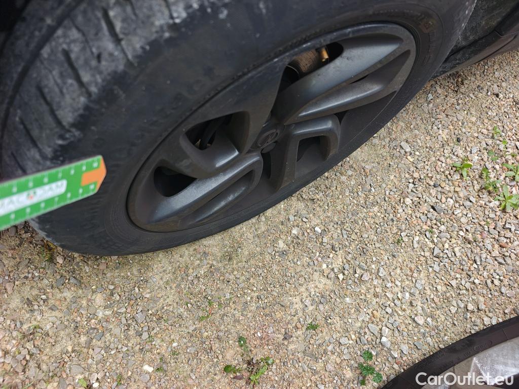  Opel  Crossland OPEL  X / 2017 / 5P / todoterreno 1.2 81kW Design Line 120 Aniversario S/S (CX) #10