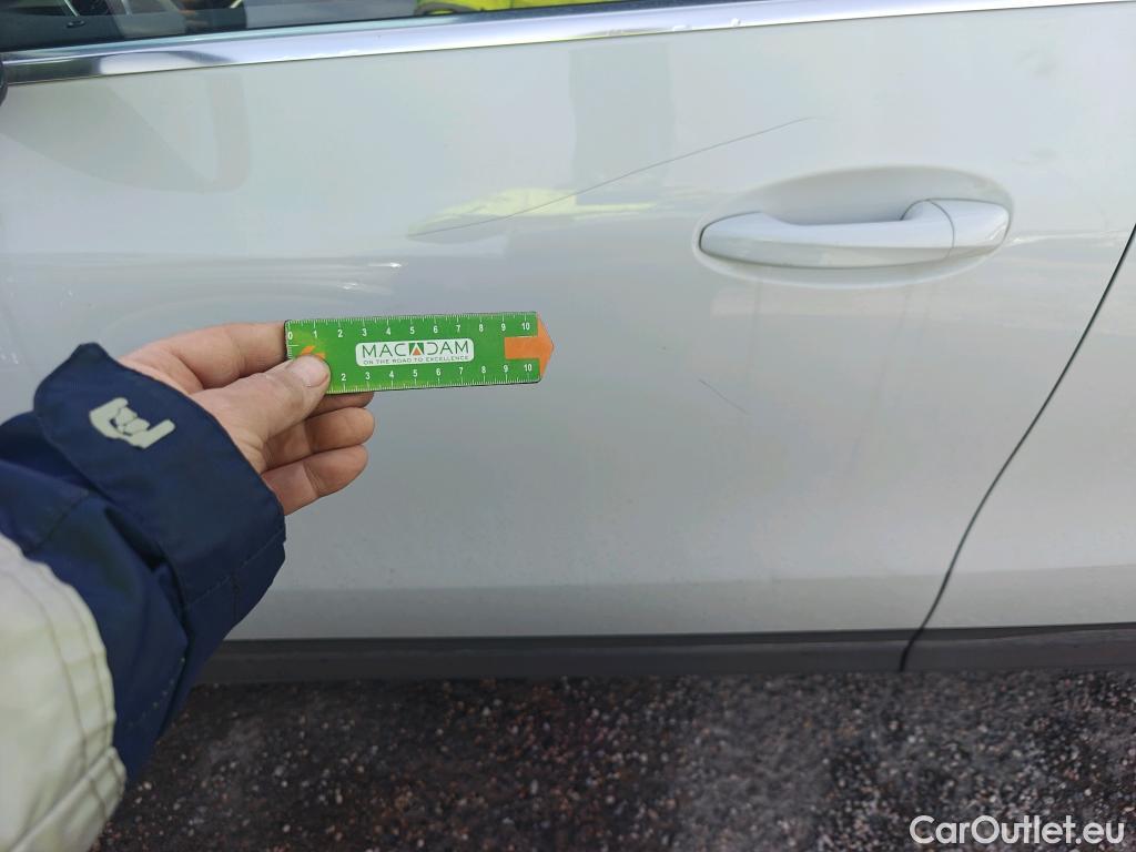  Mercedes  GLA MERCEDES-BENZ  / 2020 / 5P / todoterreno  200 D #3