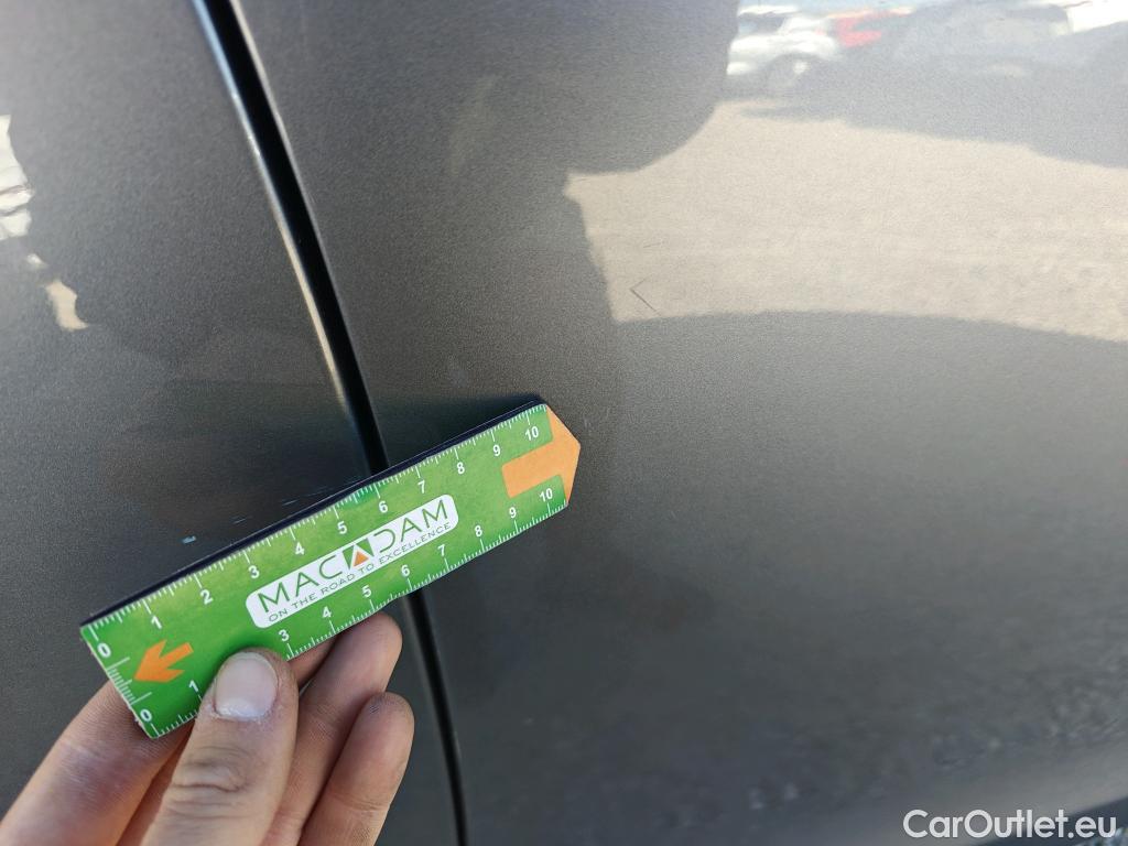  Land Rover  Discovery LAND ROVER  Sport / 2019 / 5P / todoterreno 2.0D eD4 150 PS FWD Manual Standard #23